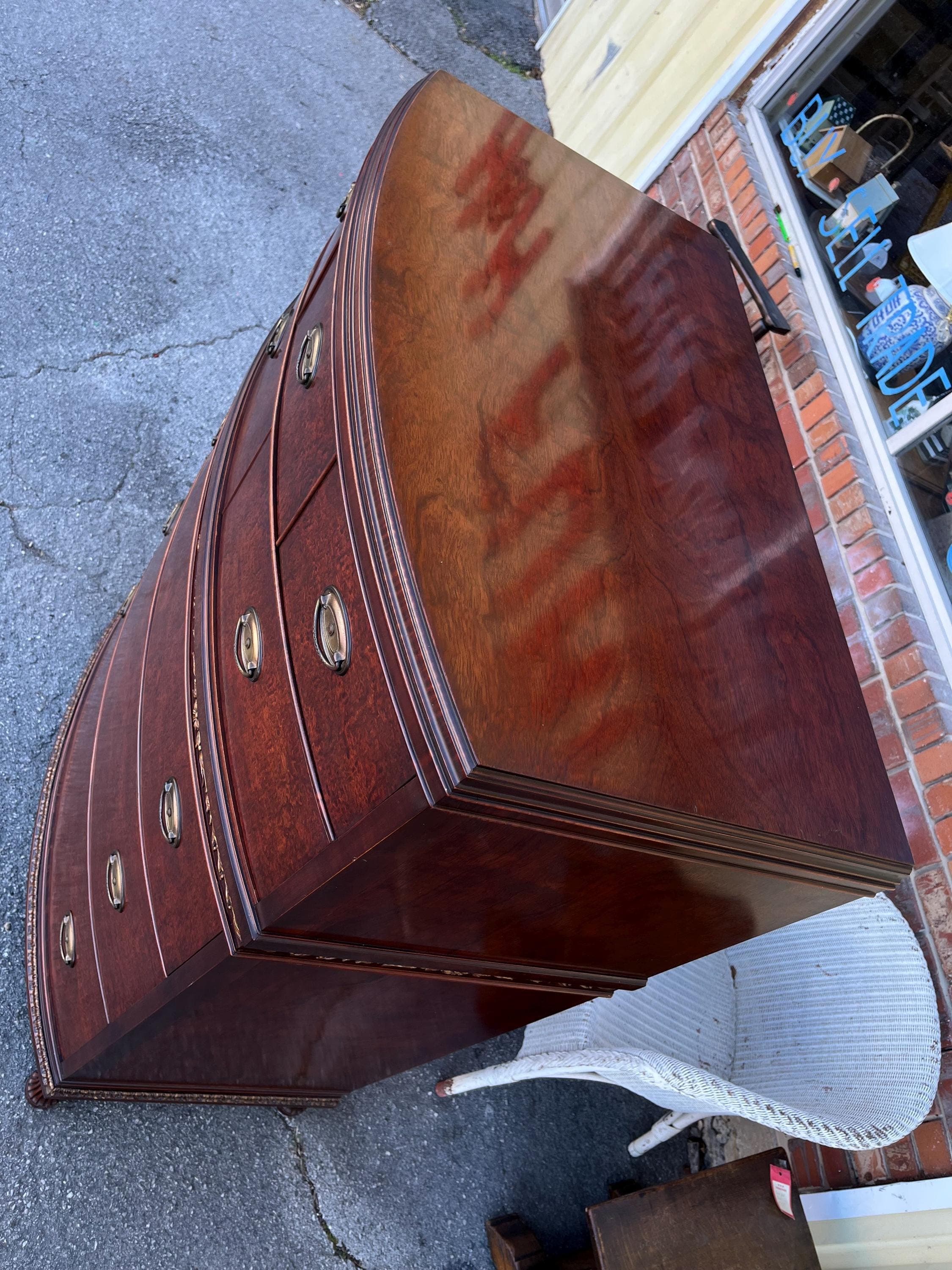 Romweber Bowfront Chest of Drawers - Thumbnail 4