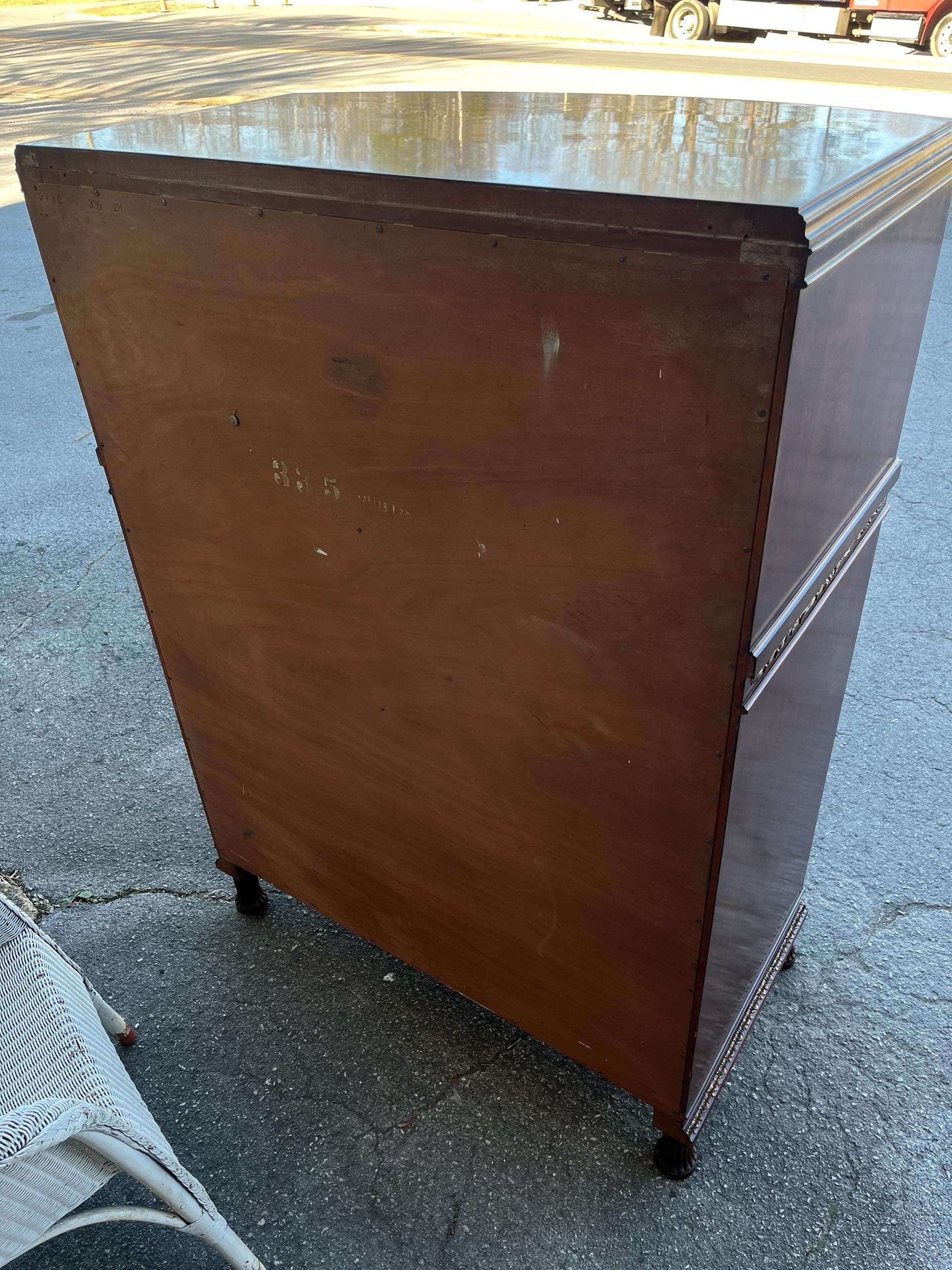 Romweber Bowfront Chest of Drawers - Thumbnail 8