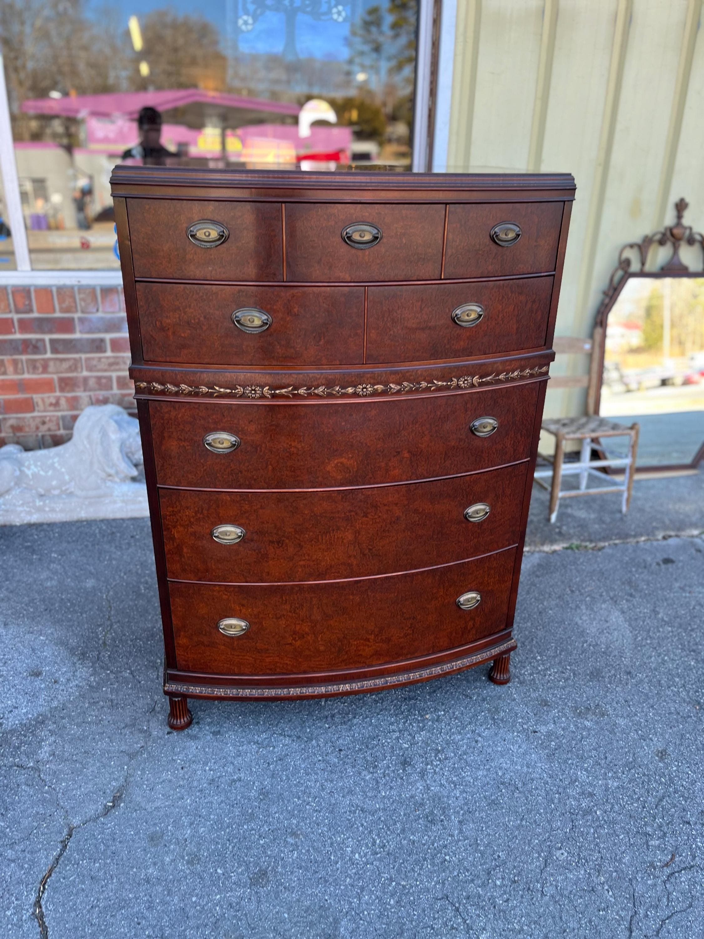 Romweber Bowfront Chest of Drawers - Thumbnail 10