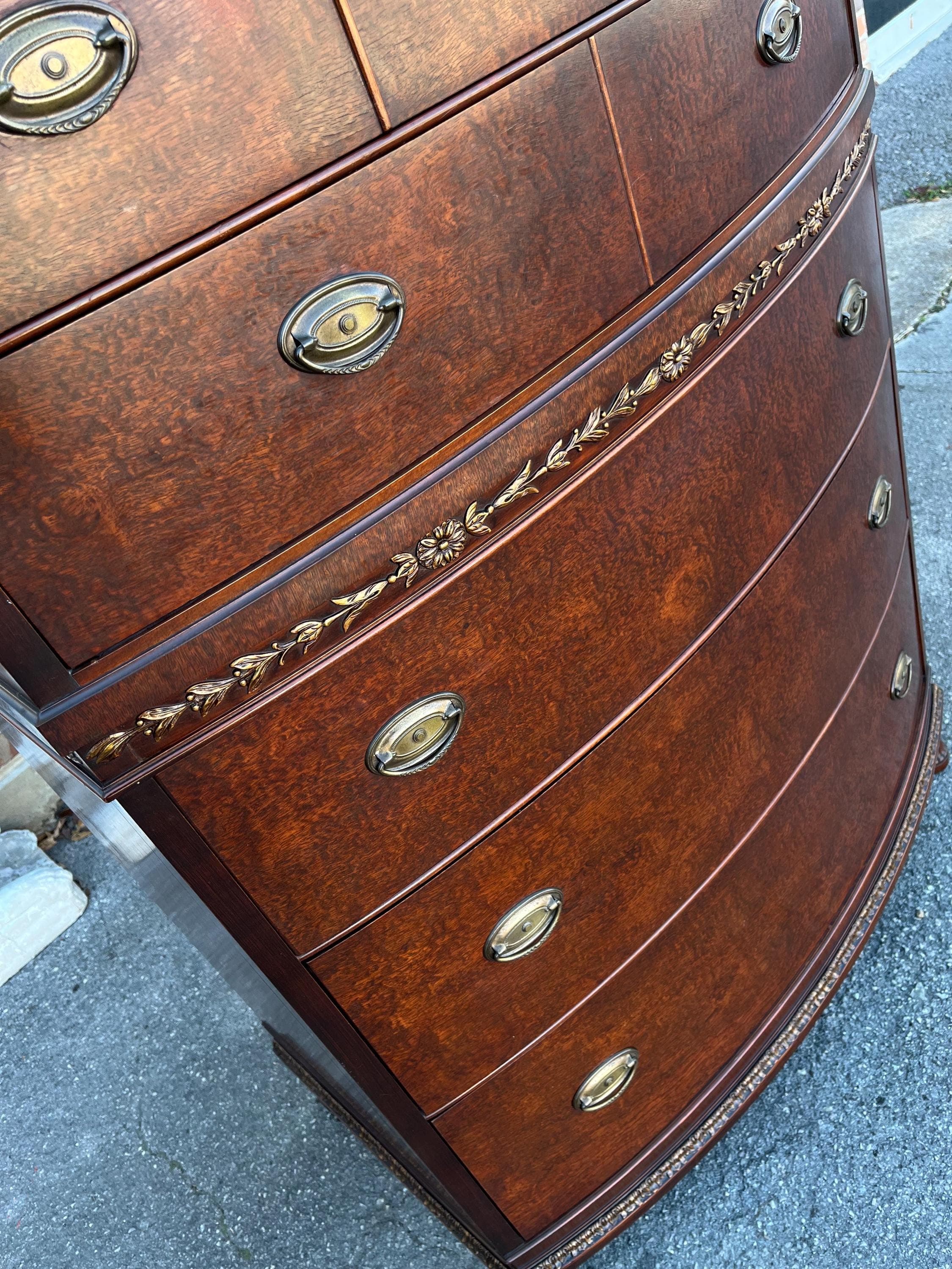 Romweber Bowfront Chest of Drawers - Thumbnail 9