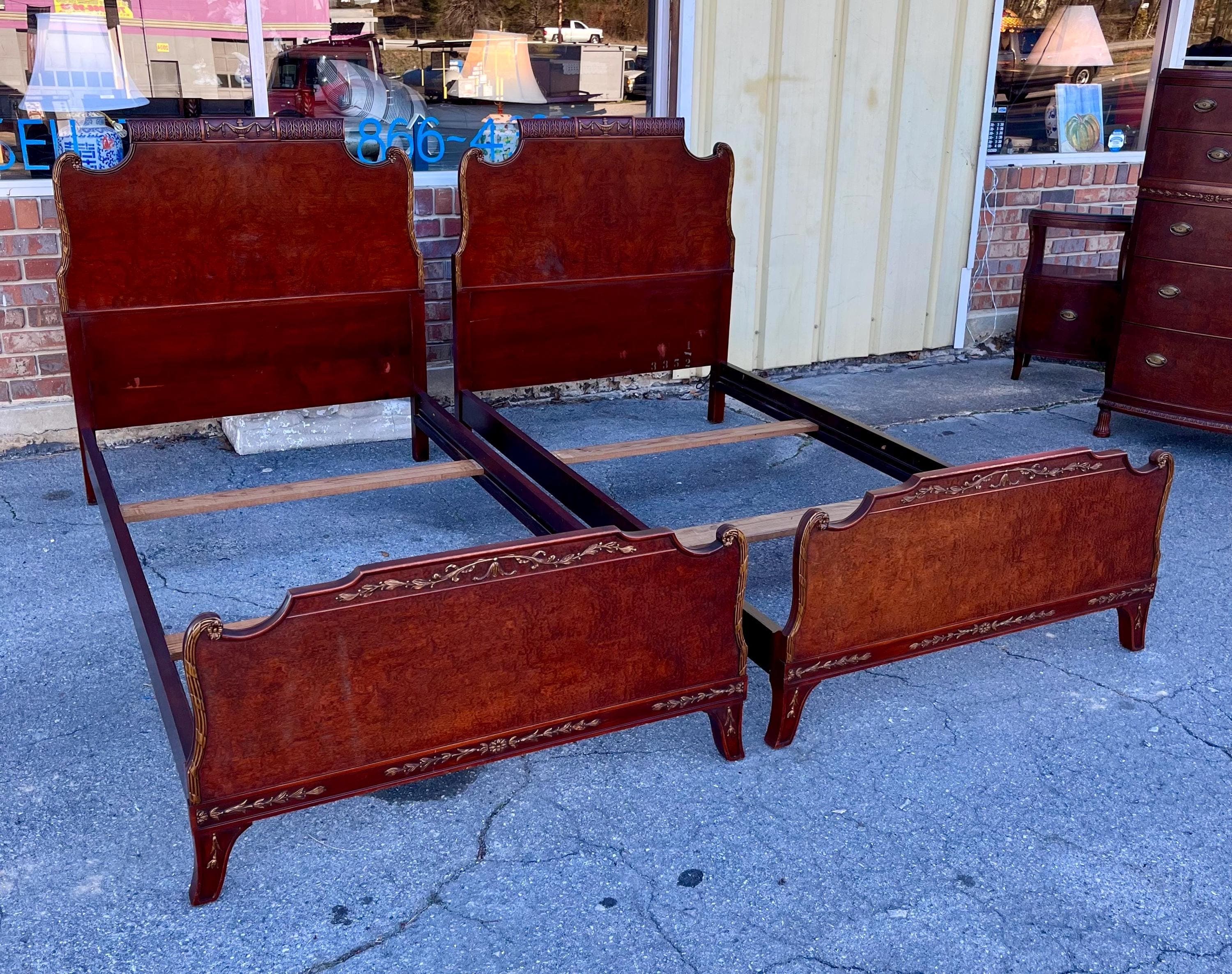 Pair of Romweber Twin Beds - Thumbnail 2