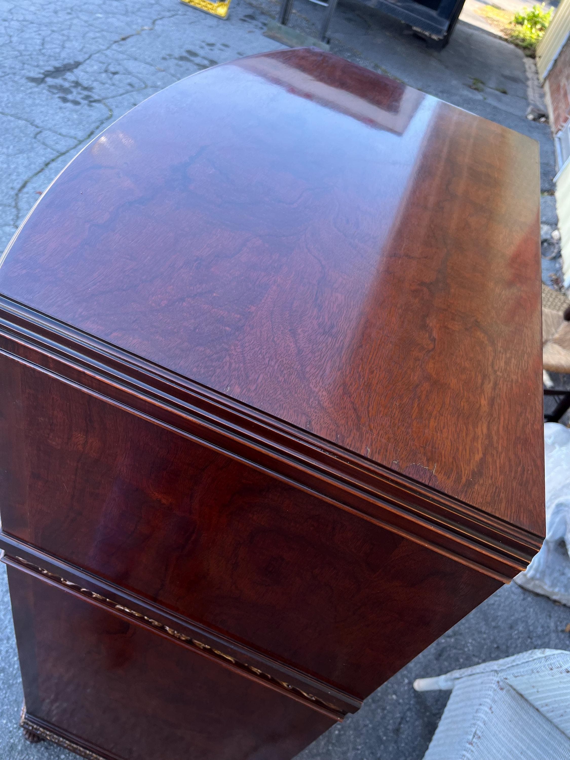 Romweber Bowfront Chest of Drawers - Thumbnail 6