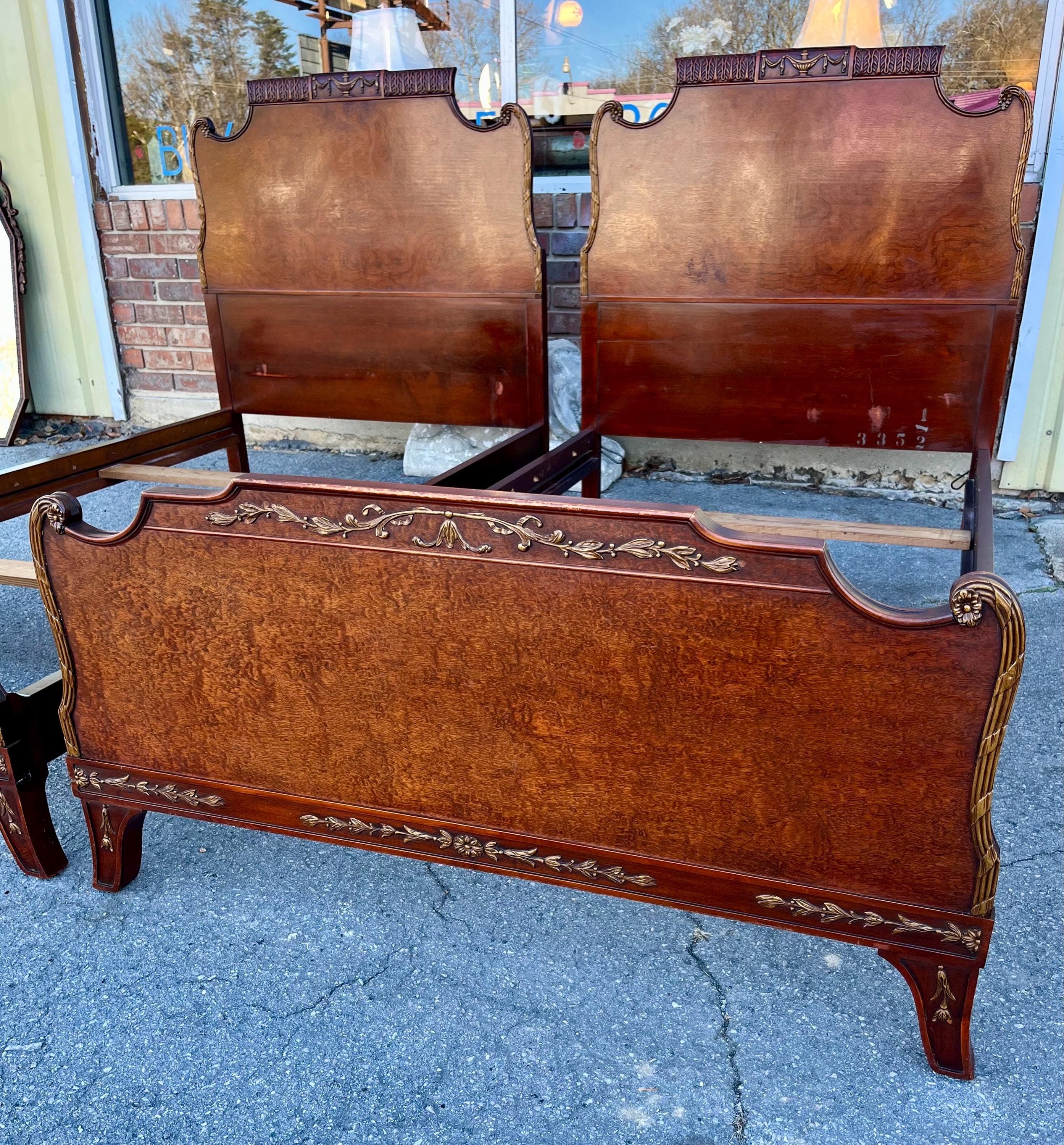 Pair of Romweber Twin Beds - Thumbnail 4