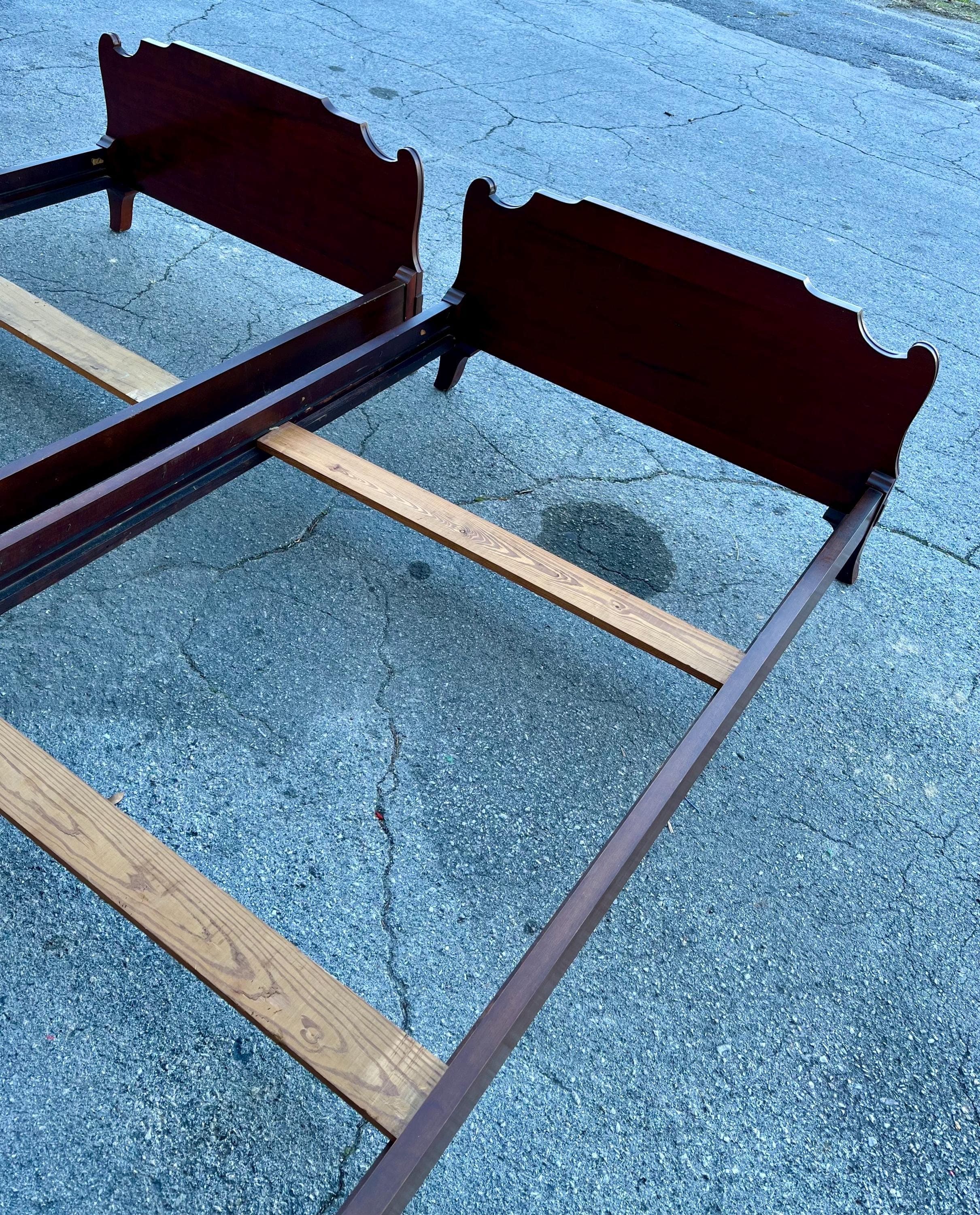 Pair of Romweber Twin Beds - Thumbnail 9