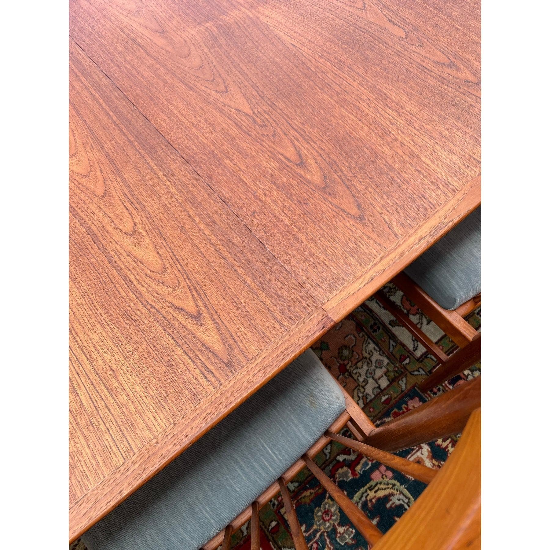 Sibast Danish Dining Room Table and 8 Chairs - Thumbnail 3