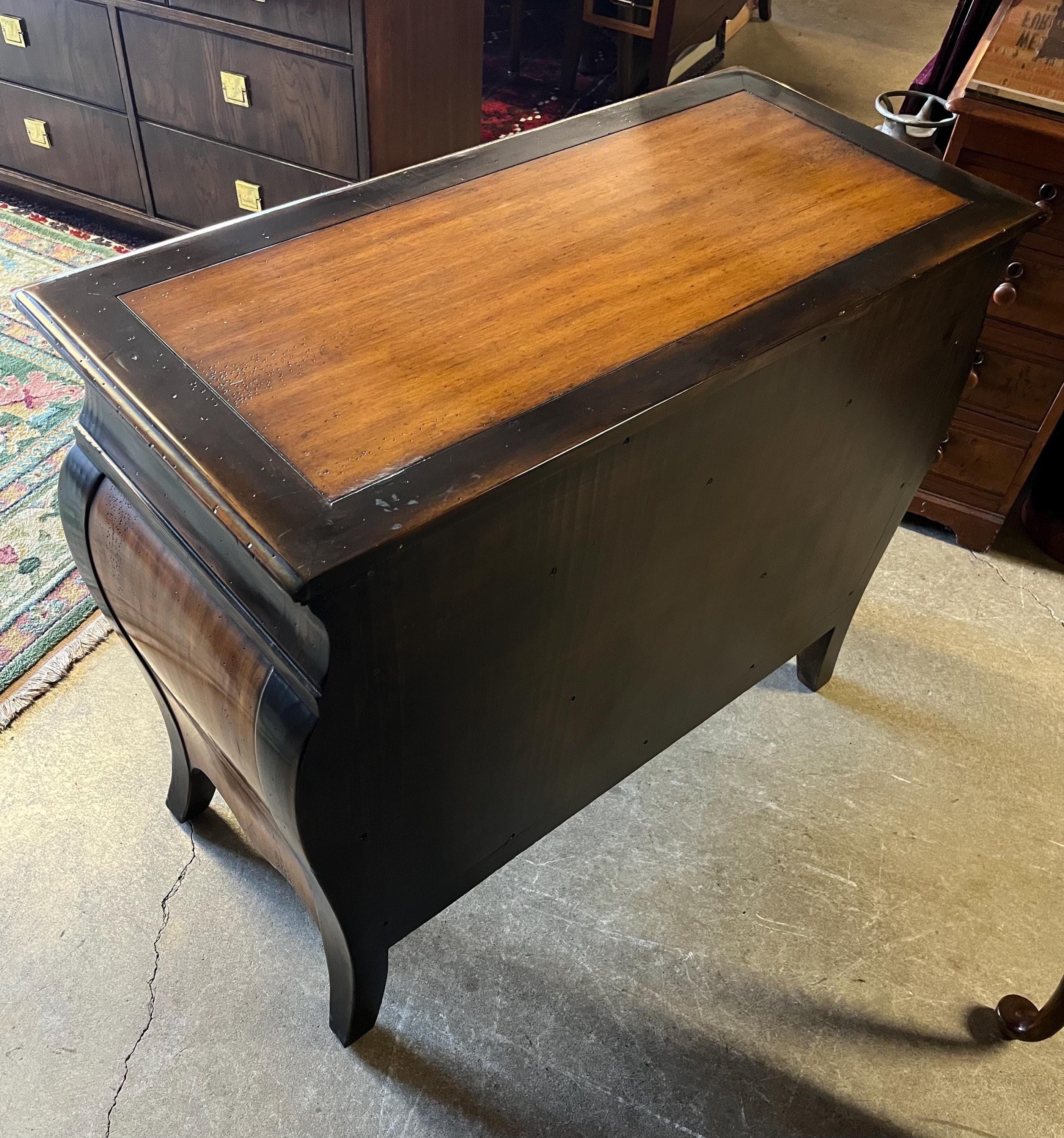 Theodore Alexander Chateau Du Vallois Bombe Chest - Thumbnail 9