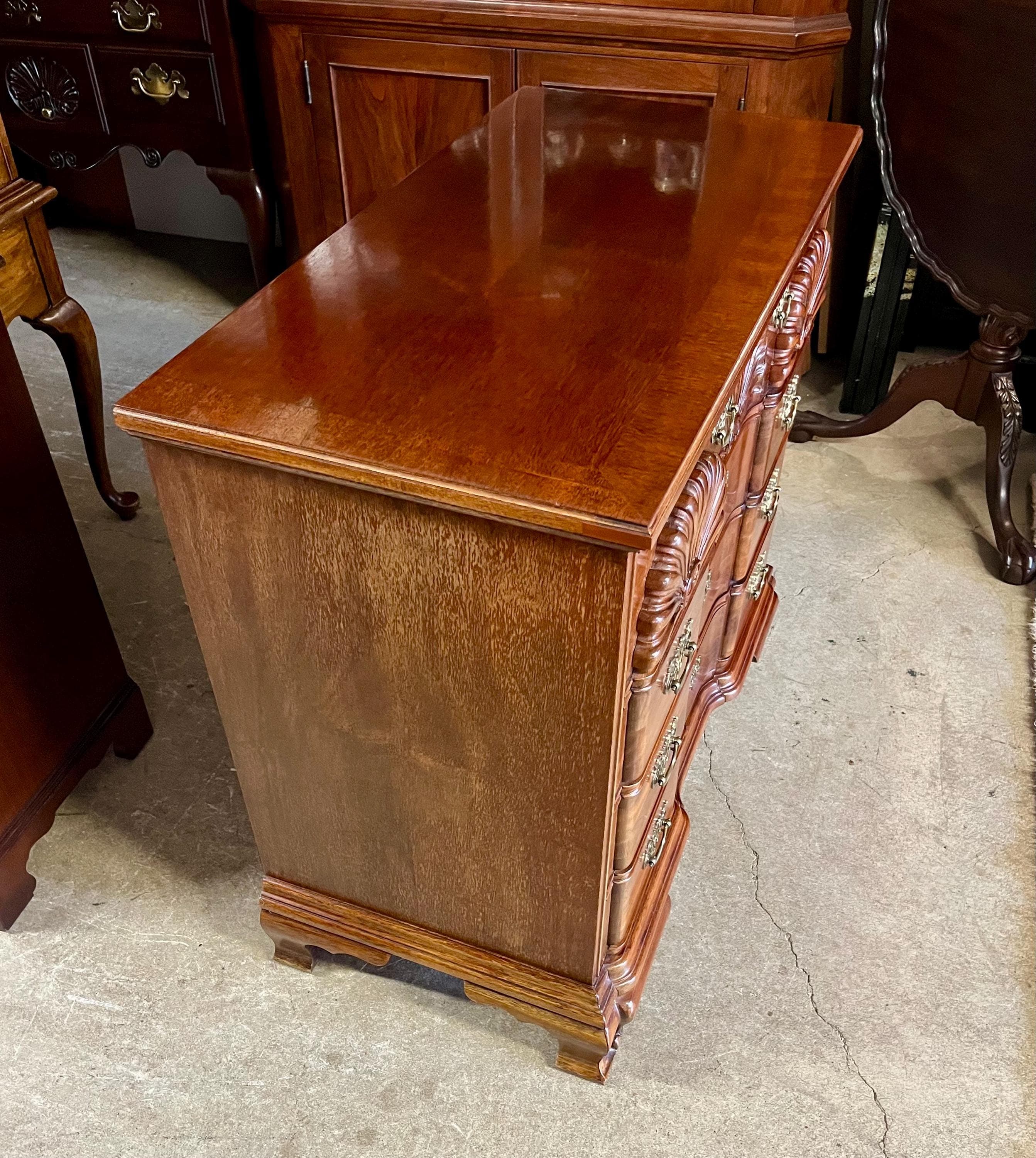 Stoneleigh Shell Carved Block Front Chest - Thumbnail 4