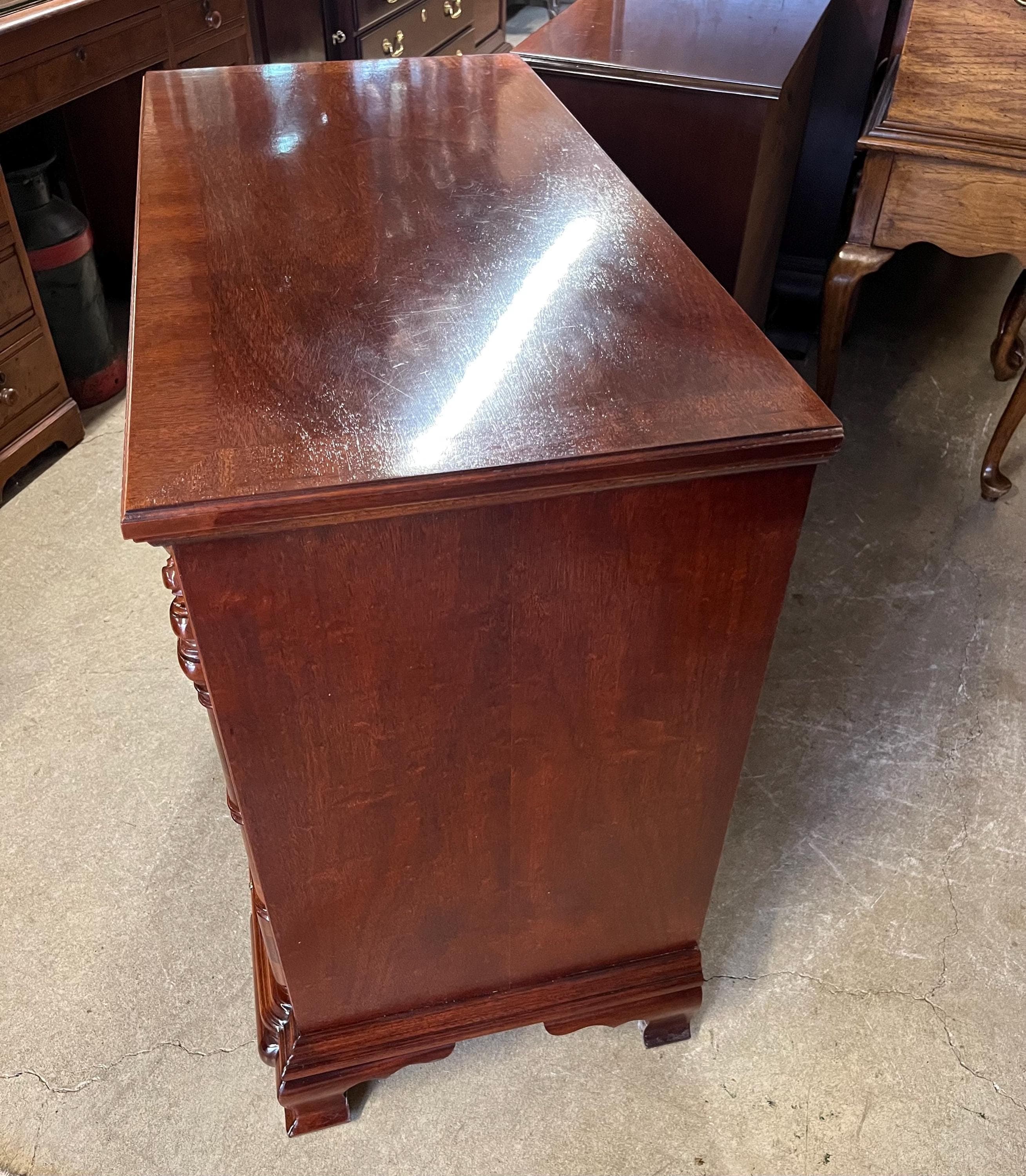 Stoneleigh Shell Carved Block Front Chest - Thumbnail 6