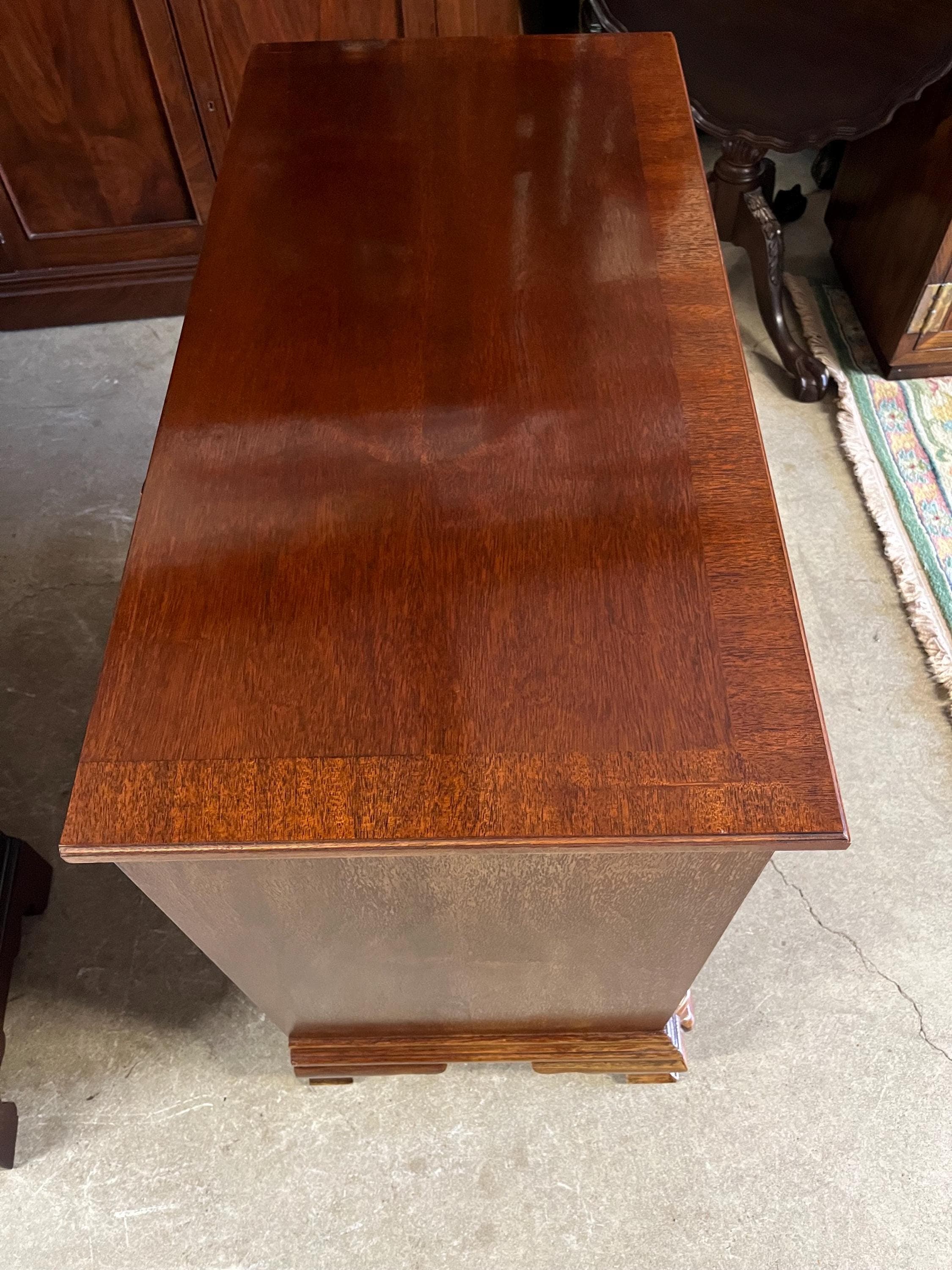 Stoneleigh Shell Carved Block Front Chest - Thumbnail 8