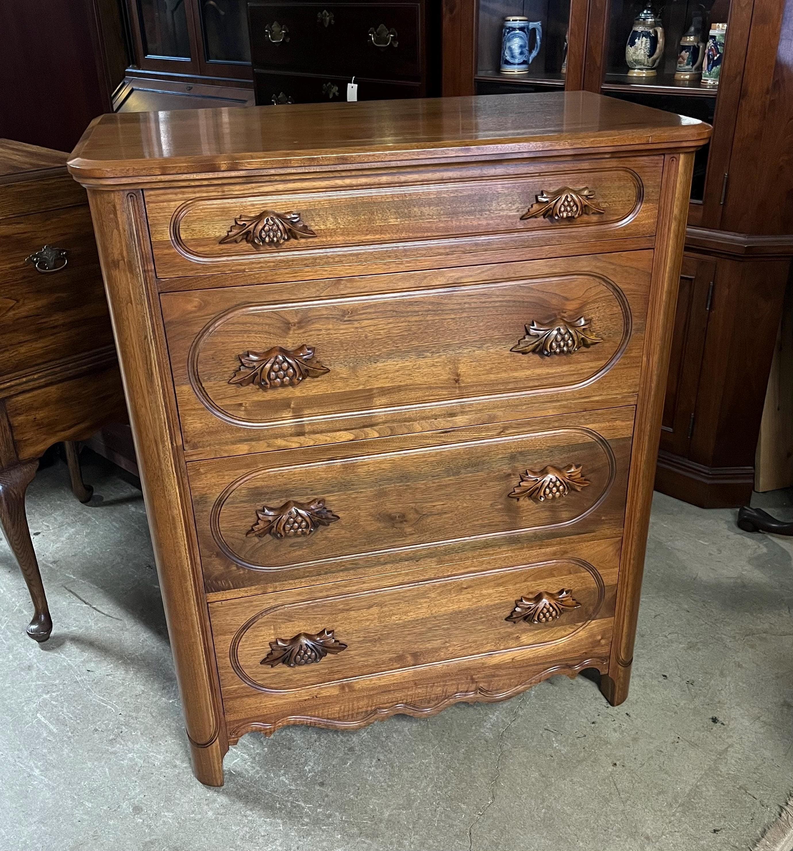 Davis Cabinet Company Chest of Drawers - Thumbnail 5
