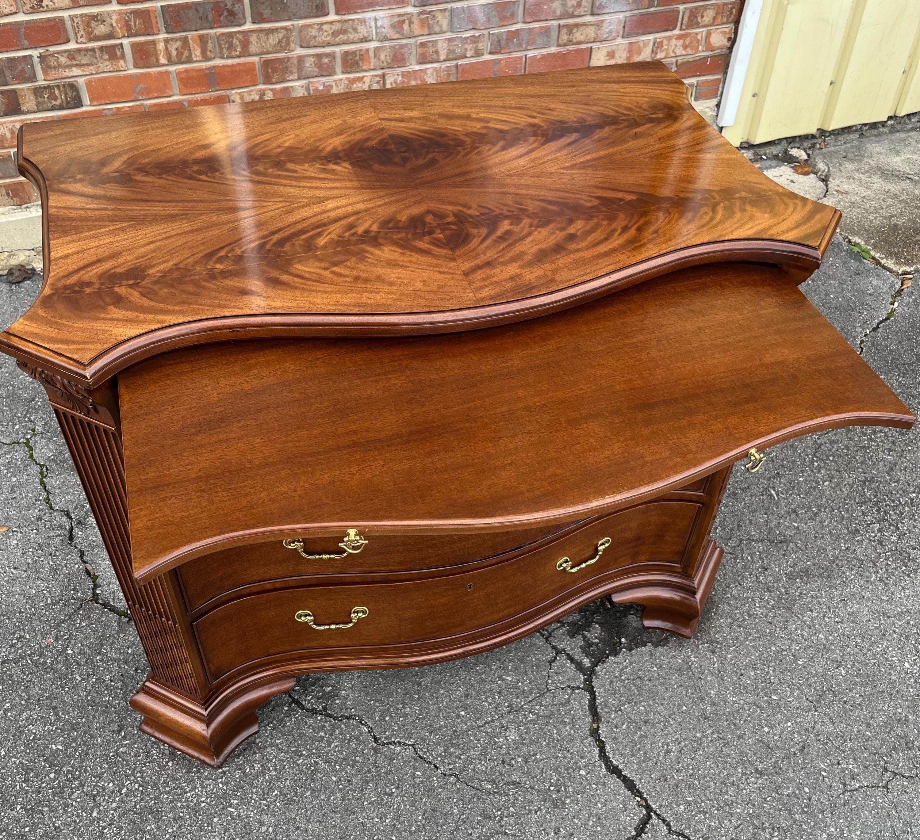 Serpentine Bachelor’s Chest by Ej Victor - Thumbnail 6