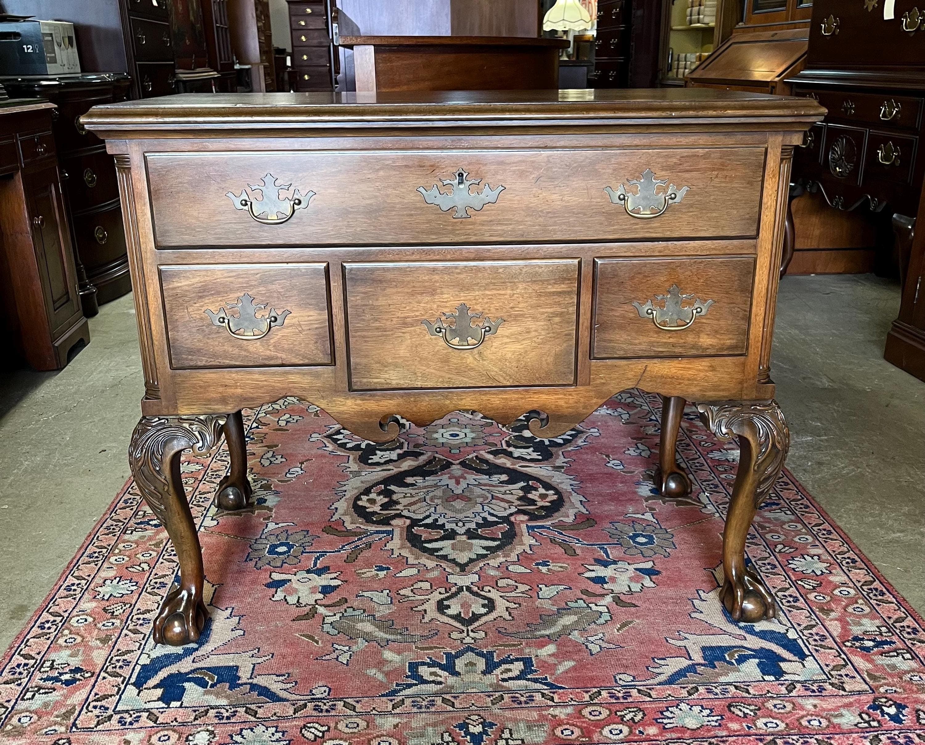 Kittinger Colonial Williamsburg Lowboy - Thumbnail 3