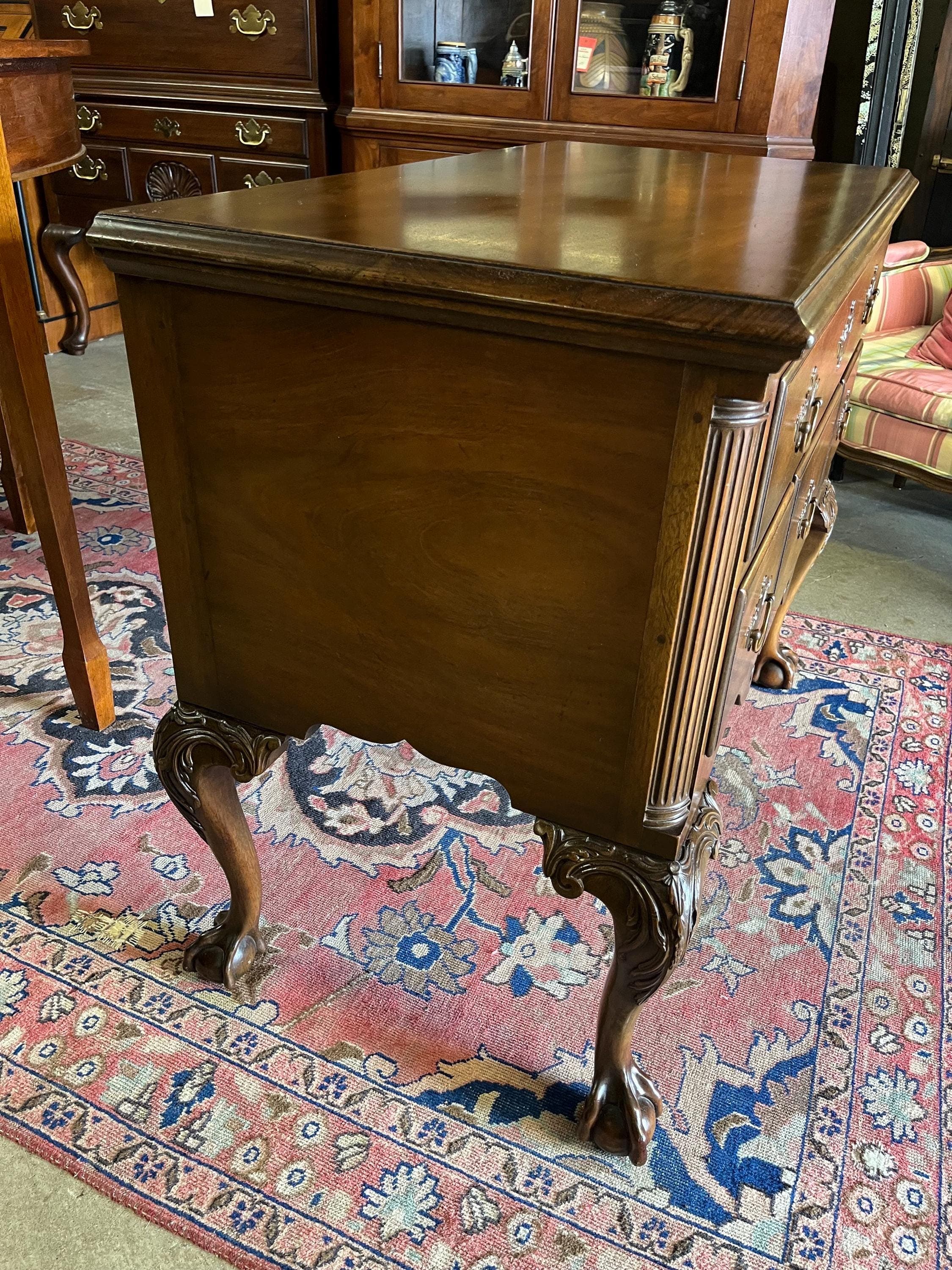 Kittinger Colonial Williamsburg Lowboy - Thumbnail 10