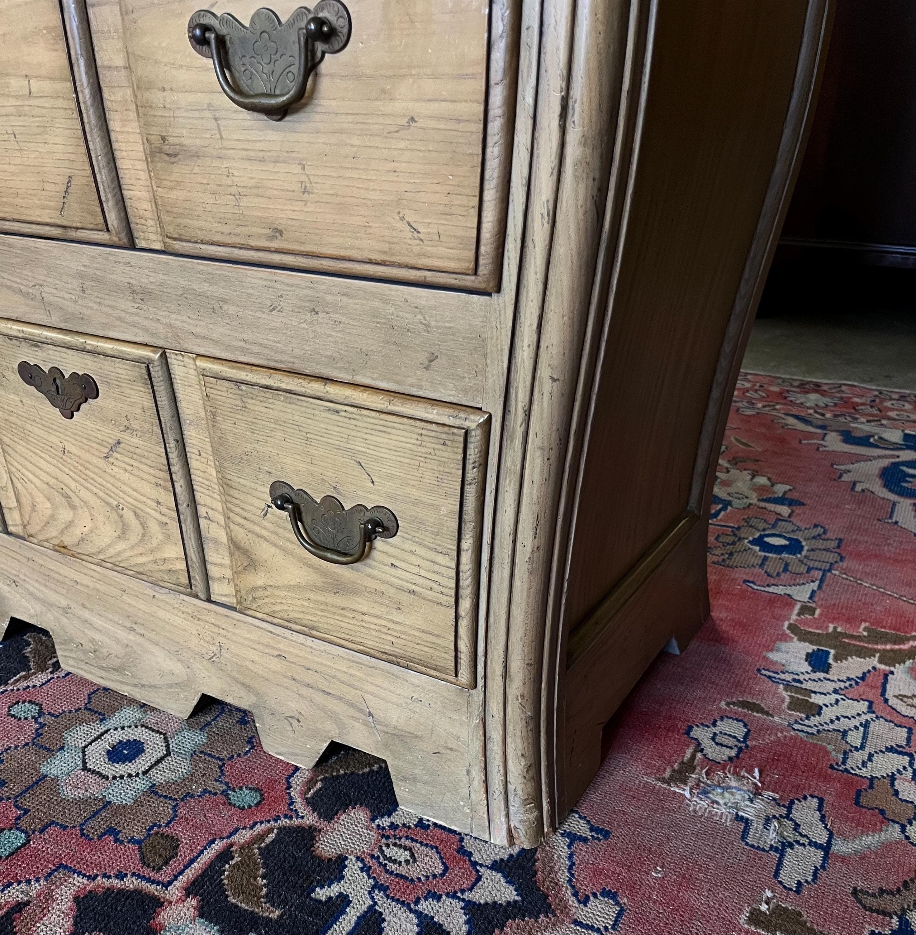 Baker Furniture No. 1608 Bombe Chest - Thumbnail 9