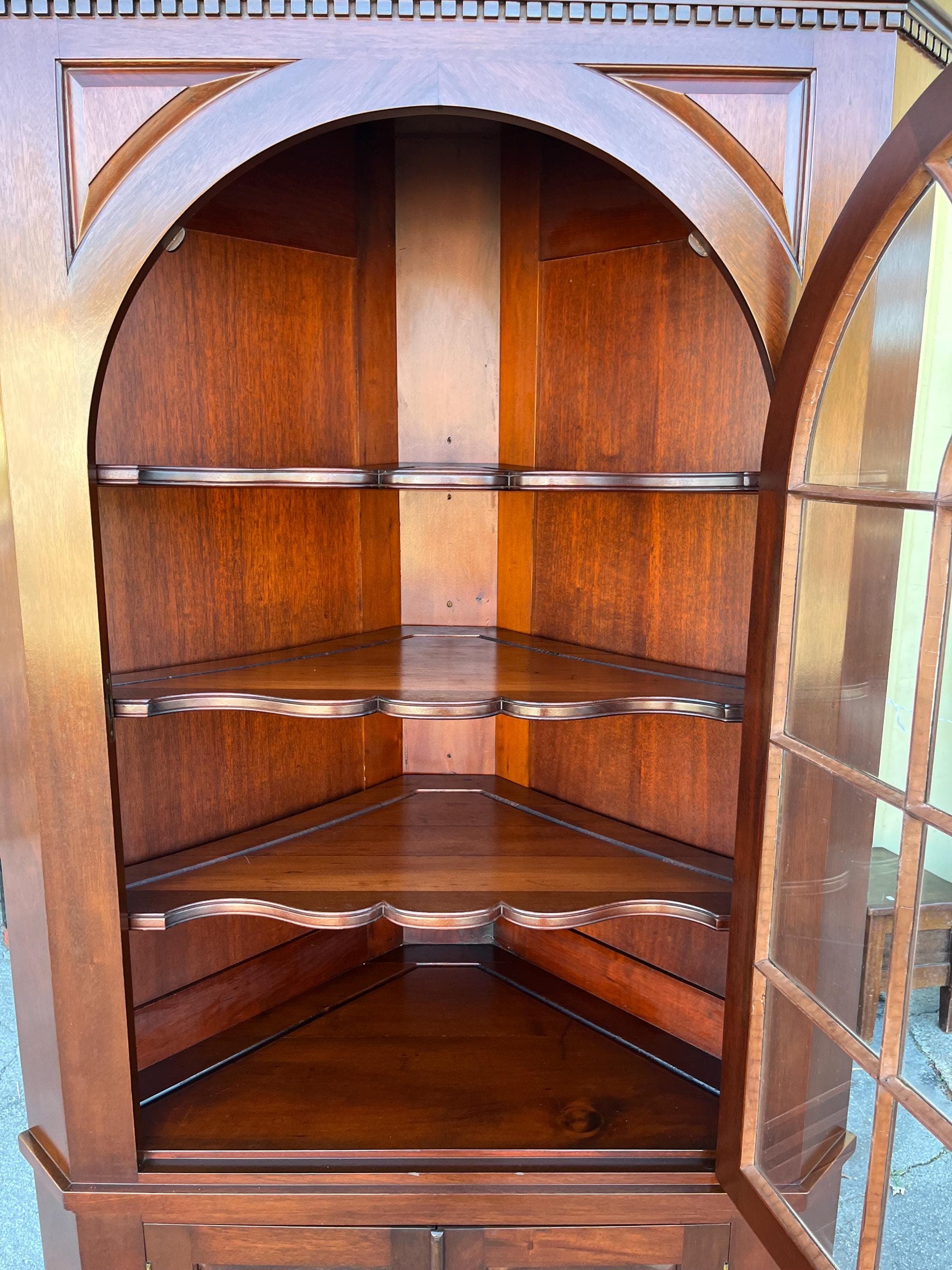 Biggs Old Dominion Corner Cabinet - Thumbnail 6