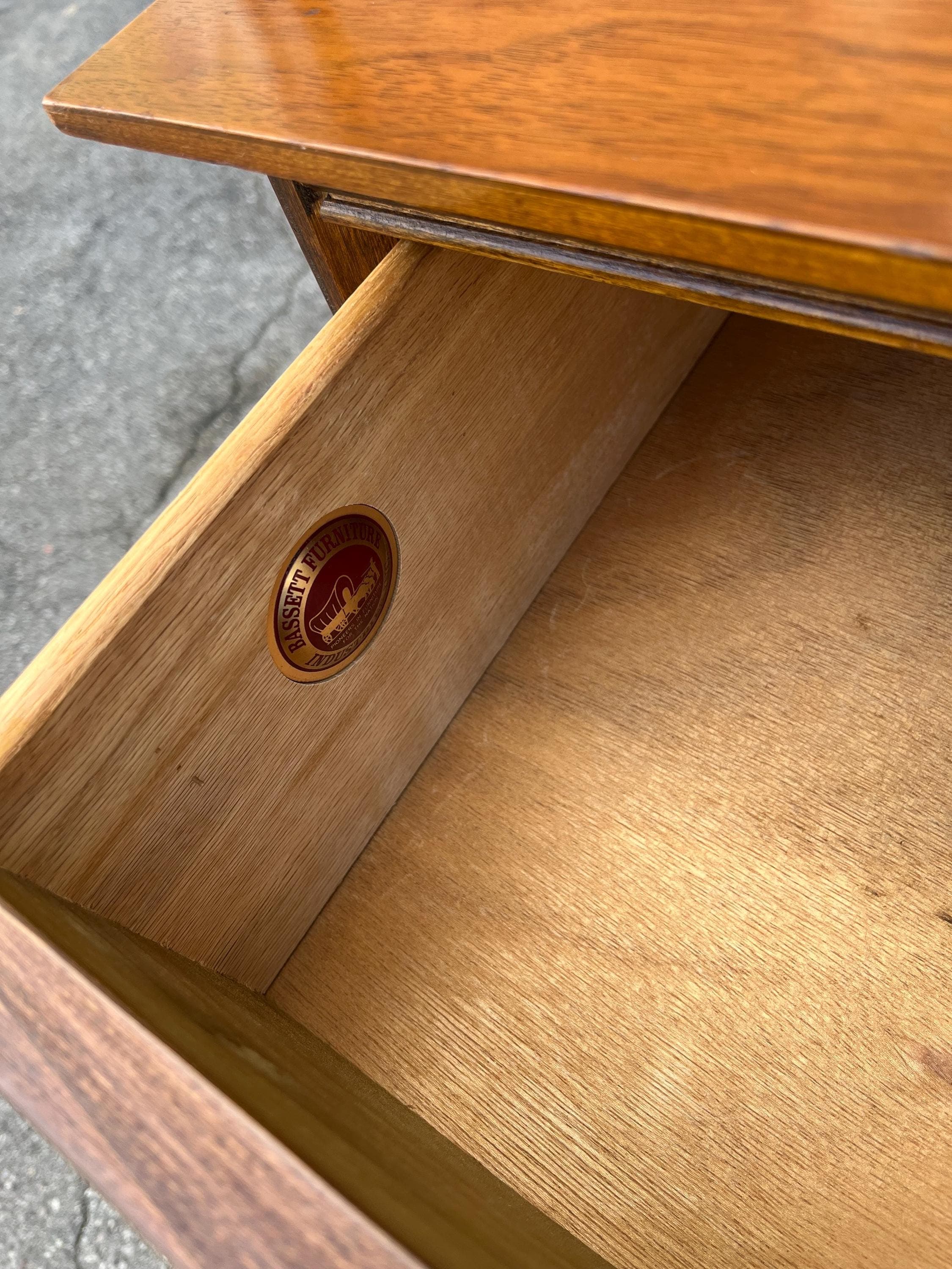 Bassett Mayan Dresser With Mirror - Thumbnail 5