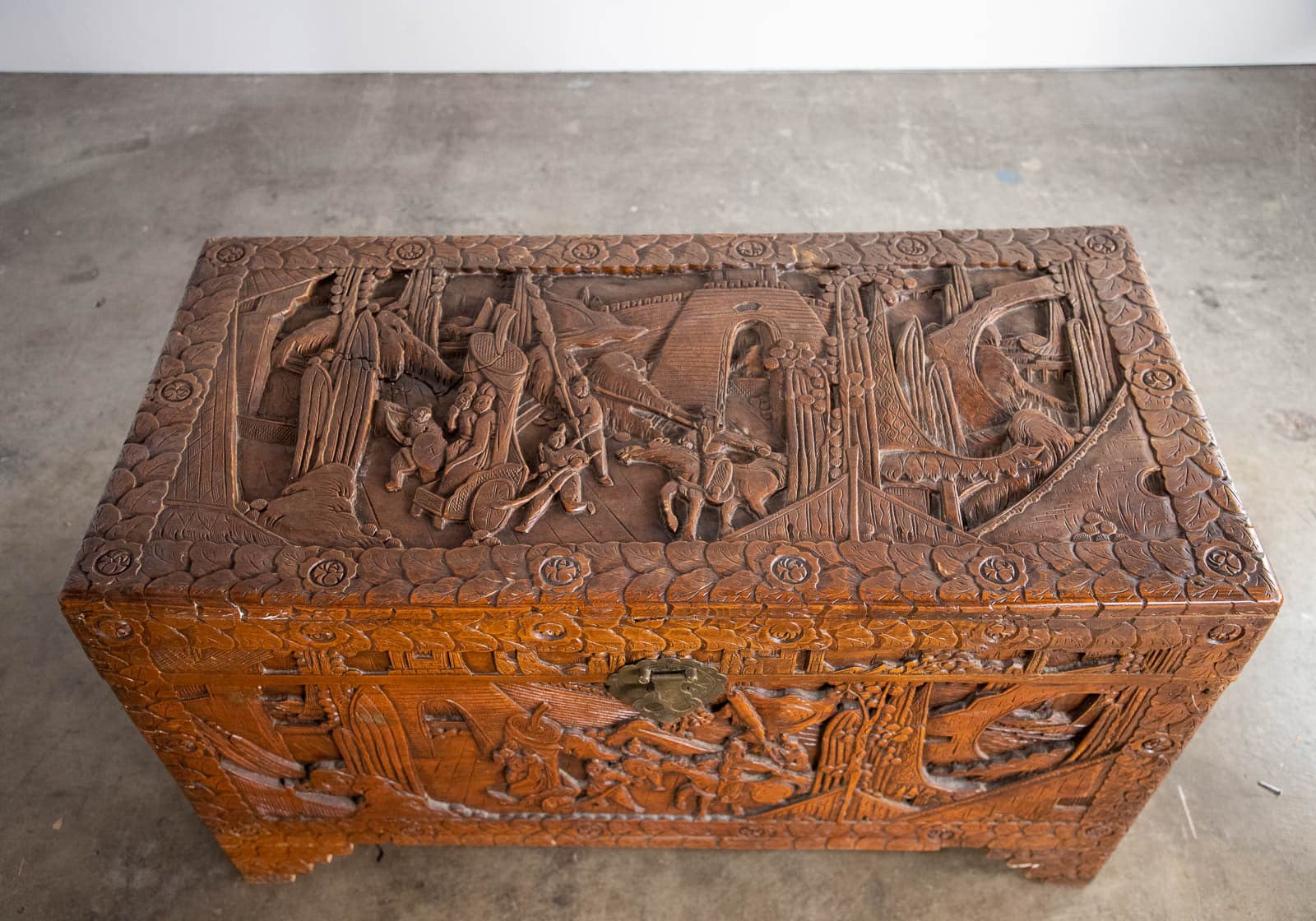 Vintage Chinoise Hand-Carved Wood Storage Trunk - Thumbnail 8
