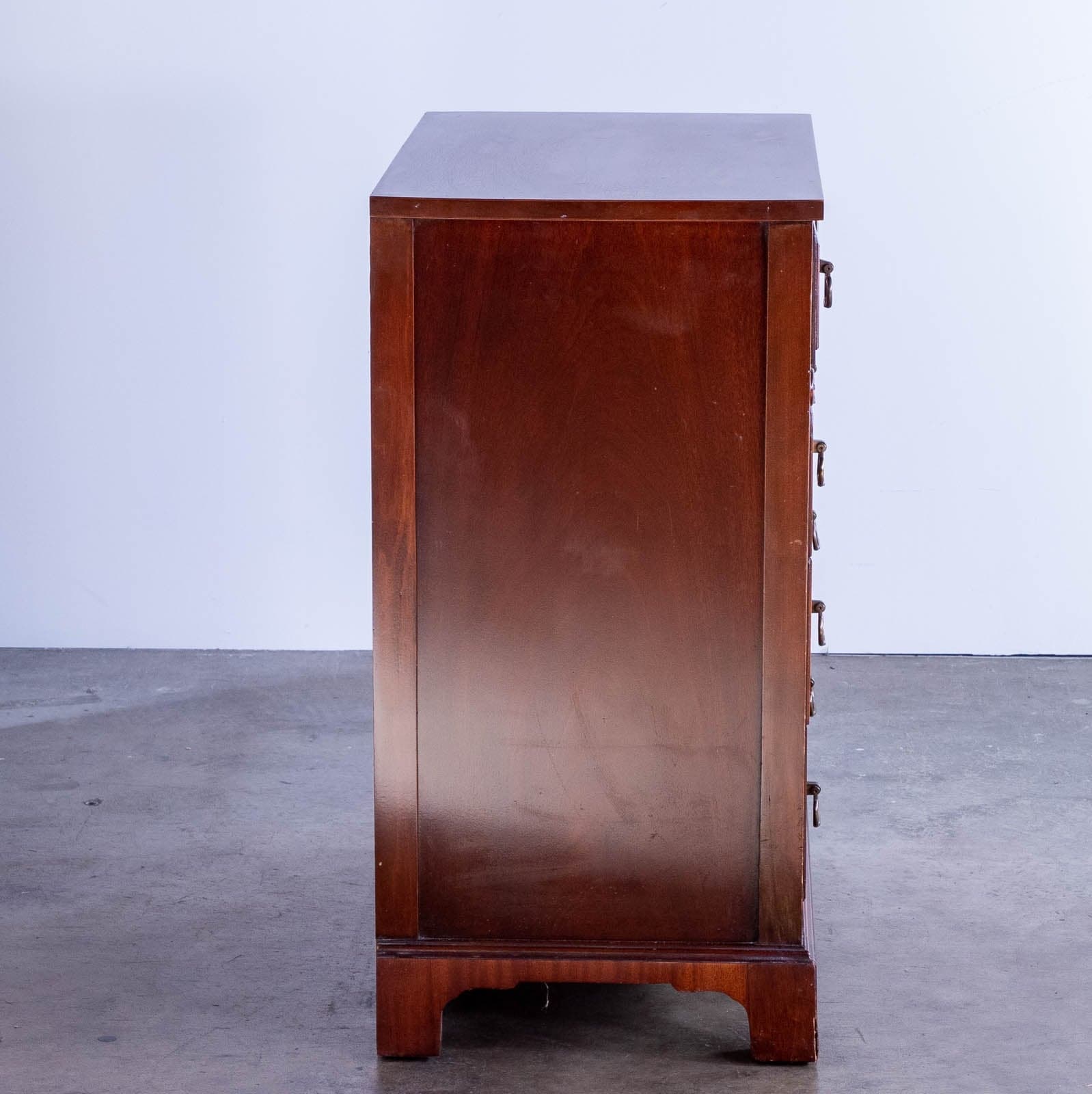 Vintage Dresser / Chest with 4 Drawers - Thumbnail 2