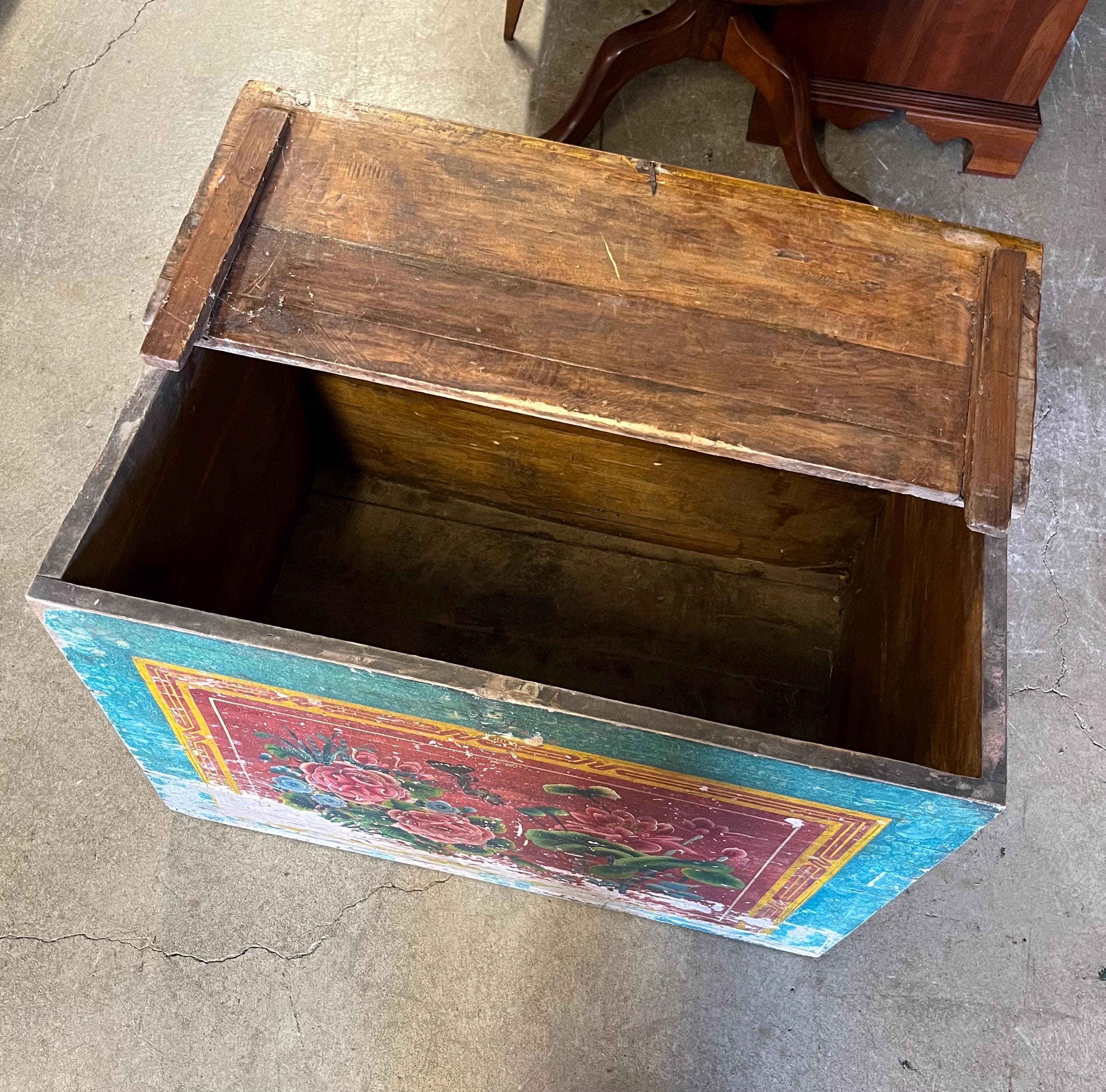 Antique Primitive Painted Trunk - Thumbnail 3