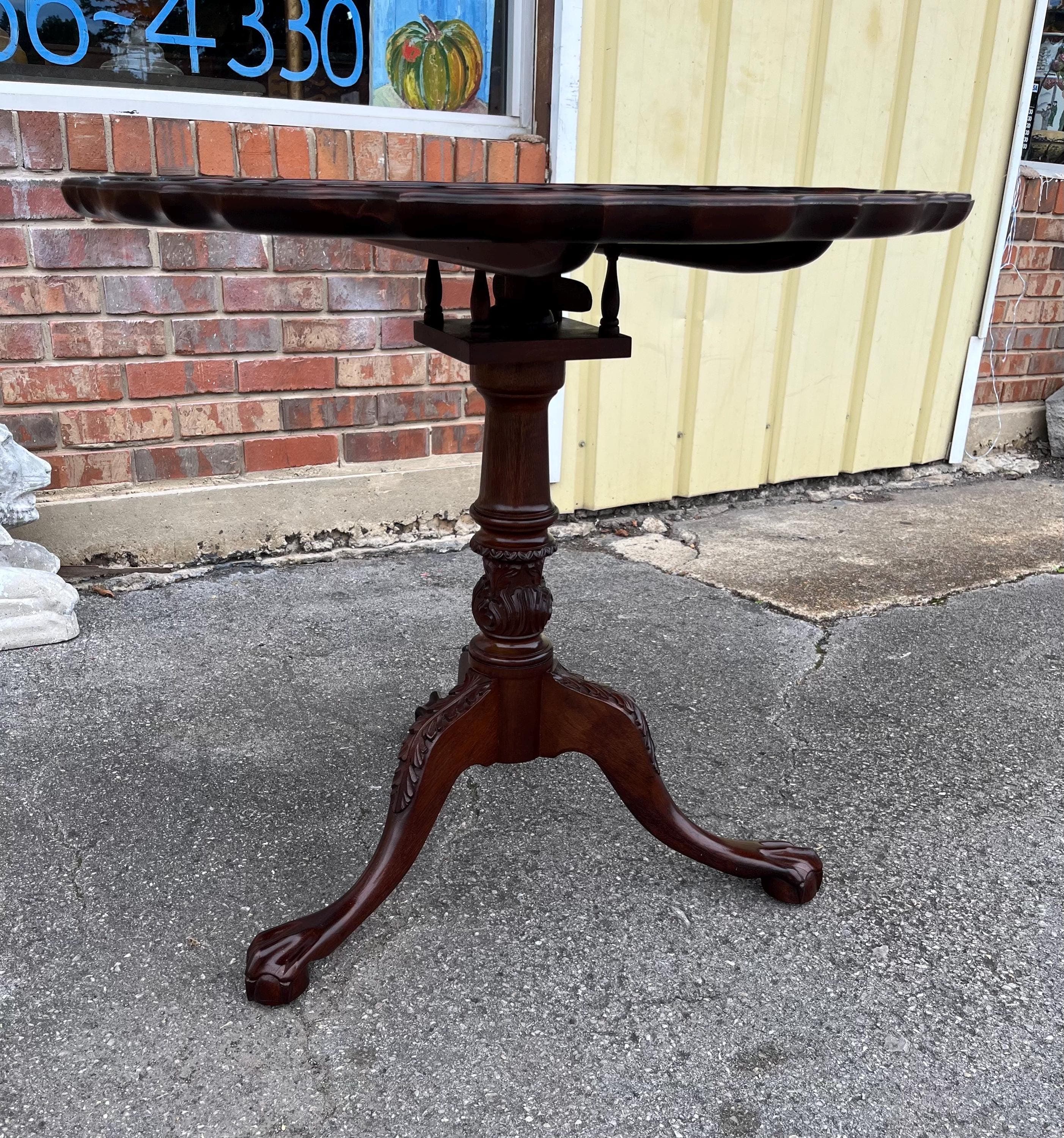 Craftique tilt-top pie crust table - Thumbnail 8