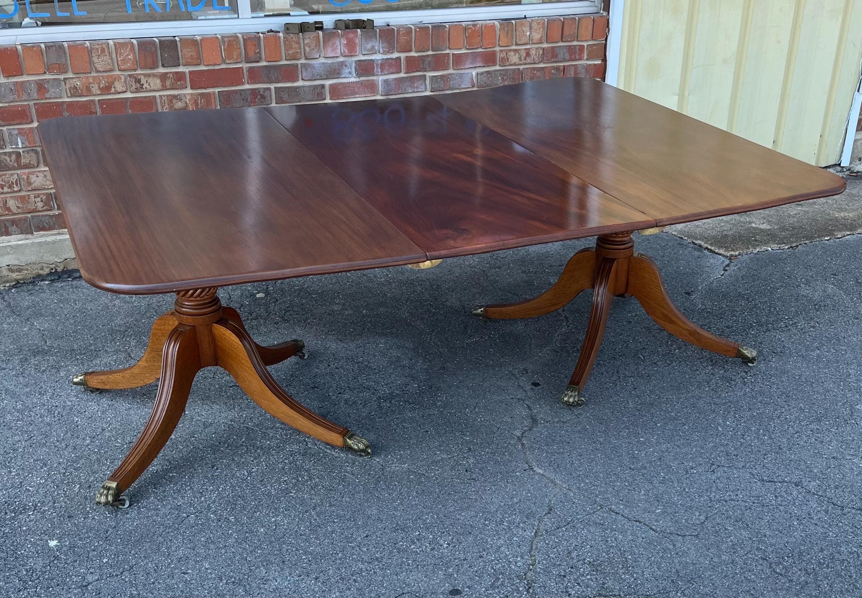 Double Pedestal Table - Thumbnail 5