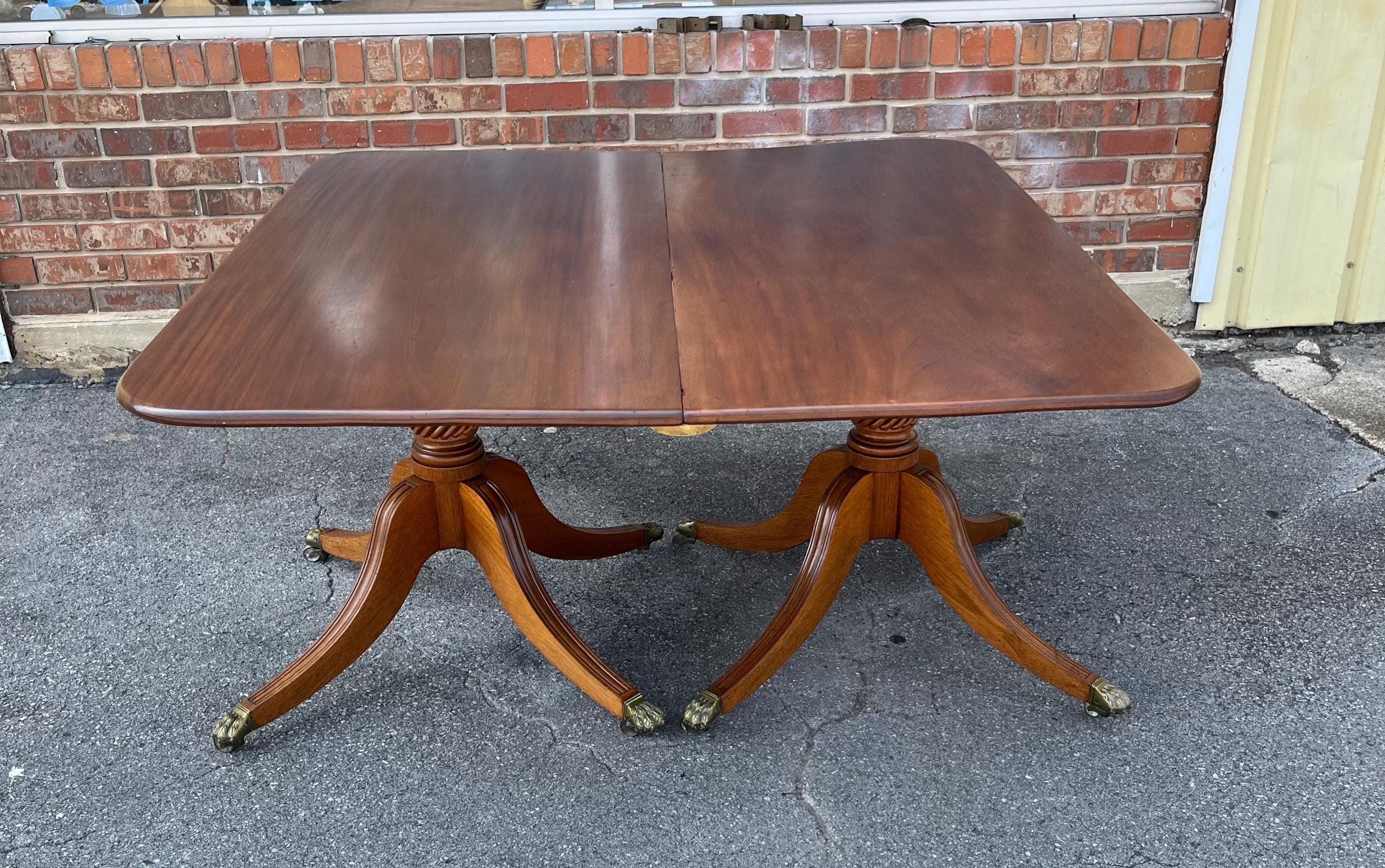 Double Pedestal Table - Thumbnail 7