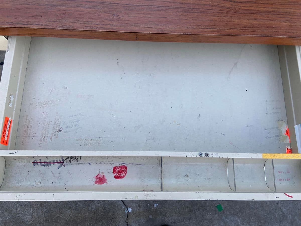 1980s Steelcase Vintage Metal Table - Thumbnail 8