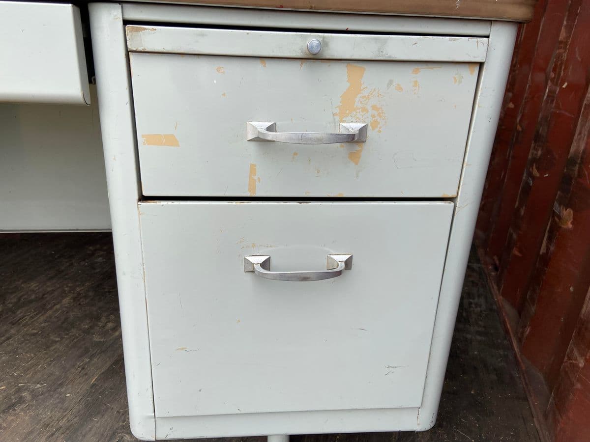 1970s Vintage Mid Century Modern Metal Tanker Desk - Thumbnail 3