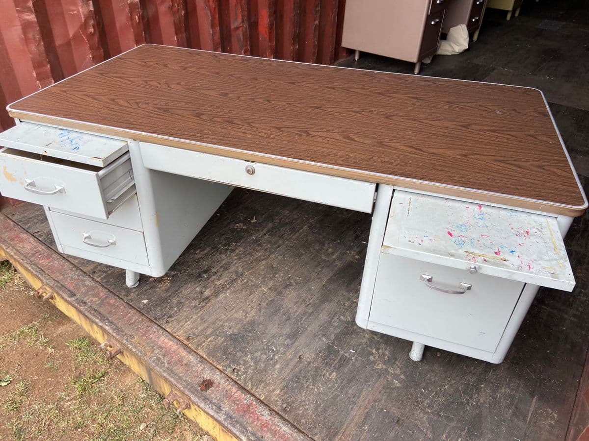 1970s Vintage Mid Century Modern Metal Tanker Desk - Thumbnail 9