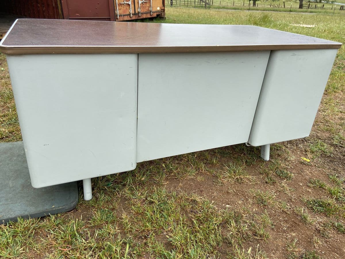 1970s Vintage Mid Century Modern Metal Tanker Desk - Thumbnail 7