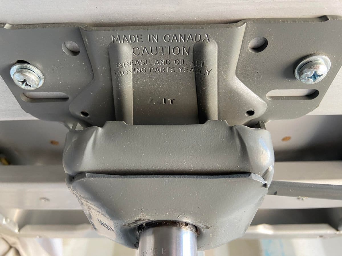 Pre Owned Emeco Navy Swivel Aluminum Desk Chair - Thumbnail 3