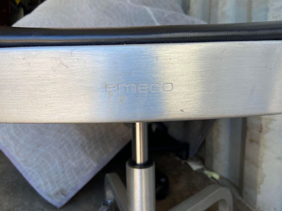 Pre Owned Emeco Navy Swivel Aluminum Desk Chair - Thumbnail 13