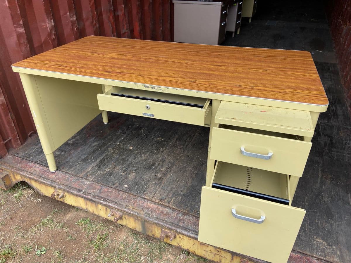 1970s Vintage Mid Century Modern Metal Tanker Desk - Thumbnail 4