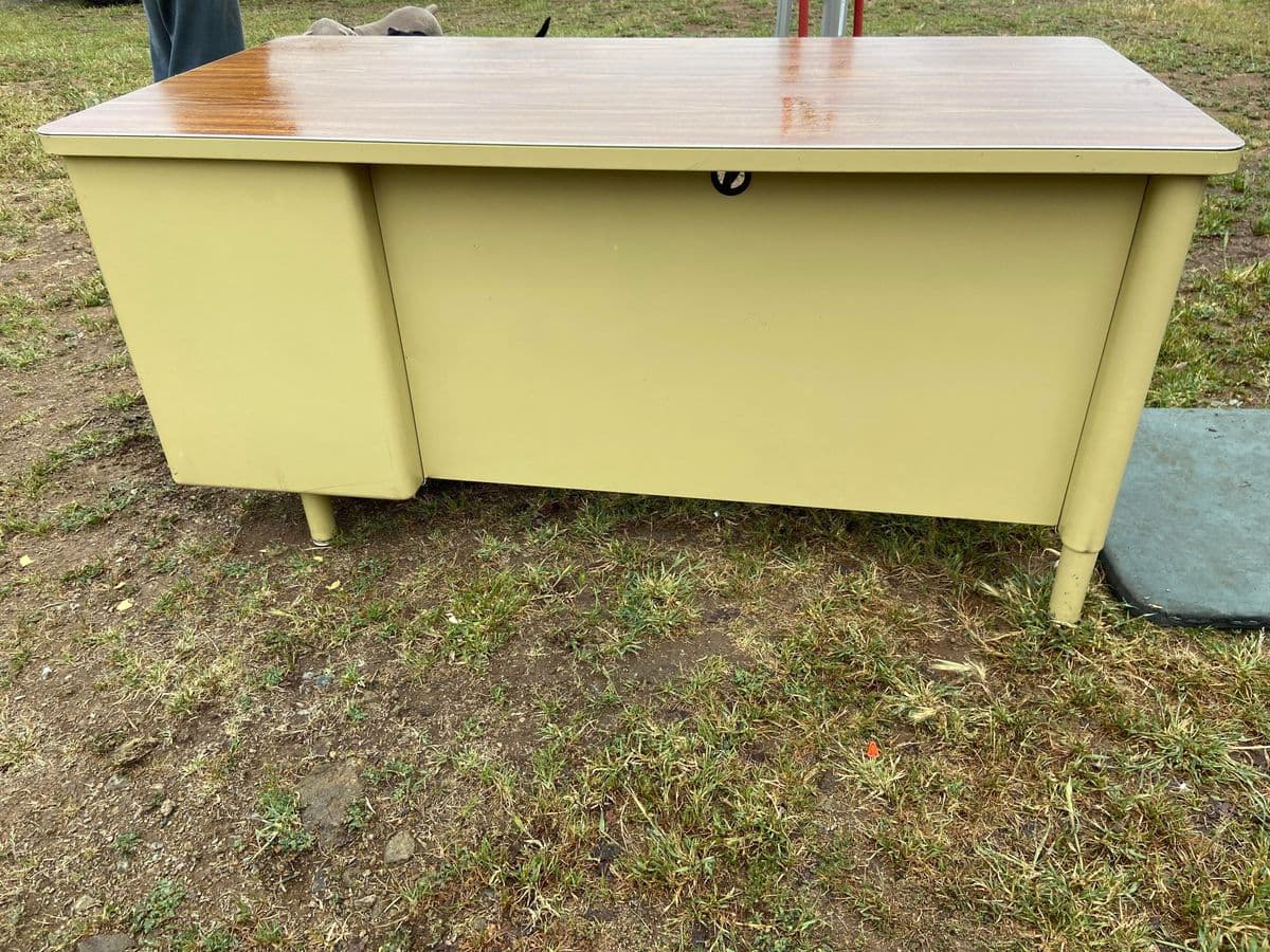 1970s Vintage Mid Century Modern Metal Tanker Desk - Thumbnail 10