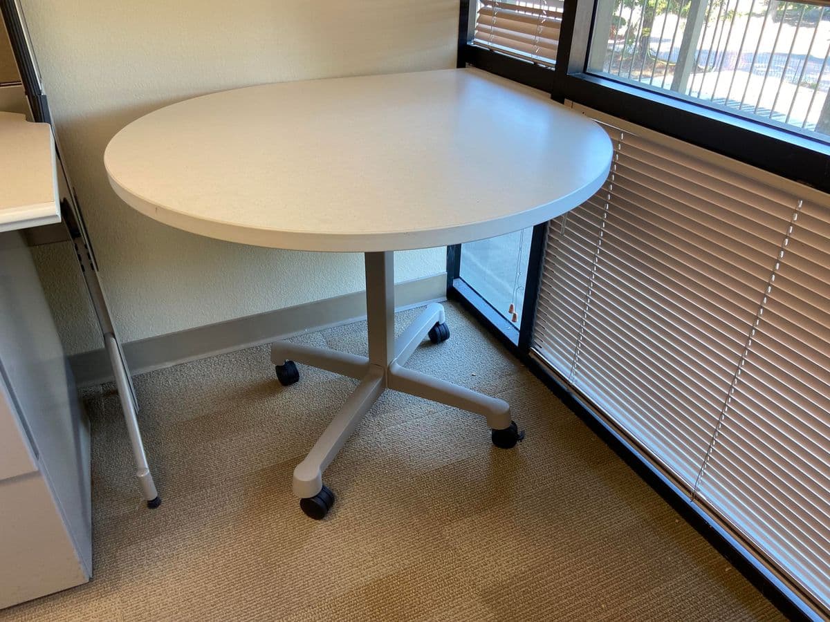 Herman Miller Tear Shaped Rolling Table - Thumbnail 6