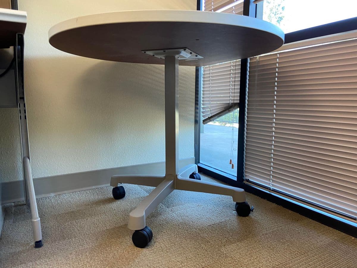 Herman Miller Tear Shaped Rolling Table - Thumbnail 8