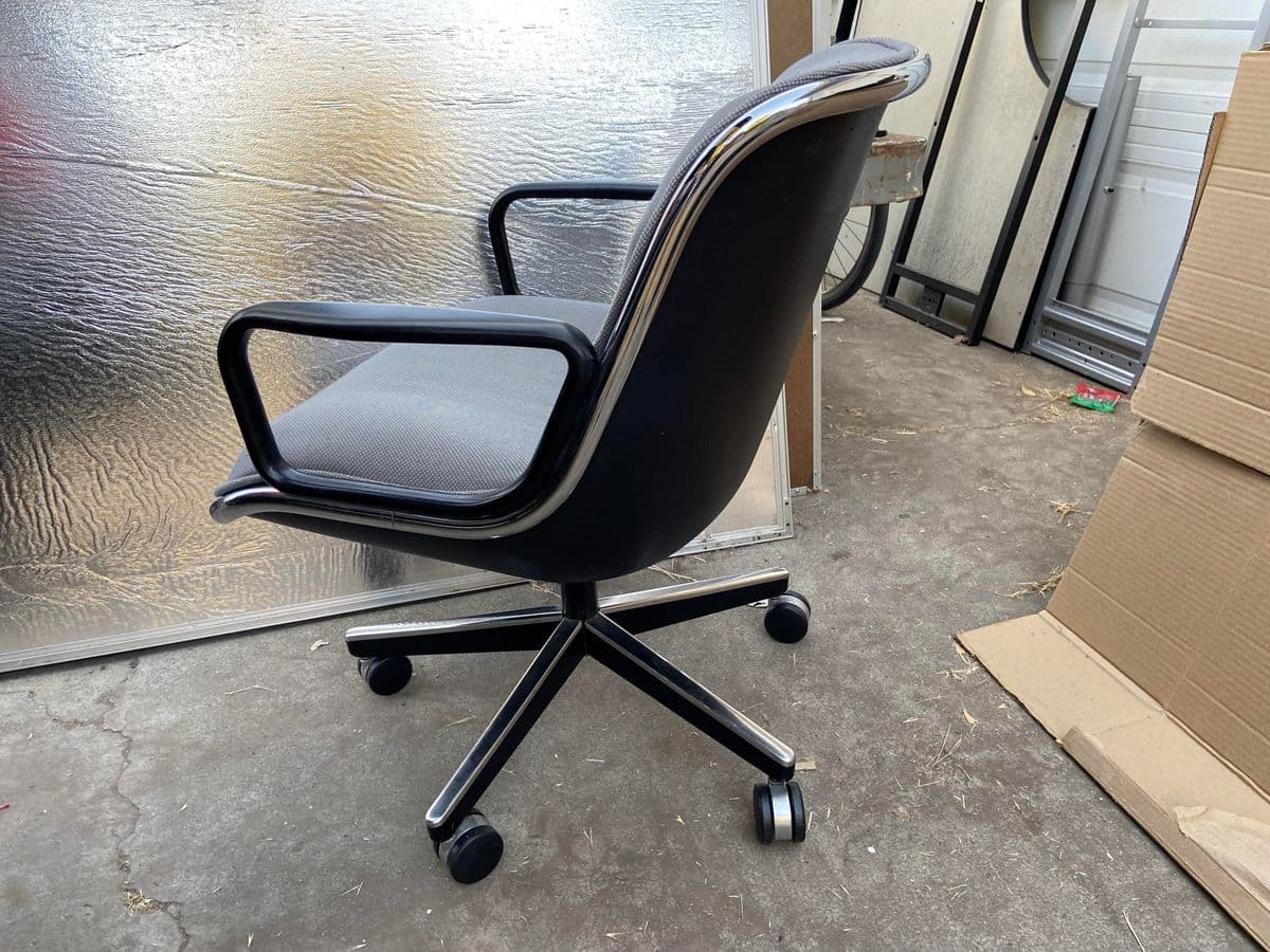 1980s Charles Pollock Mid-Century Modern Executive Desk Chair for Knoll - Thumbnail 3
