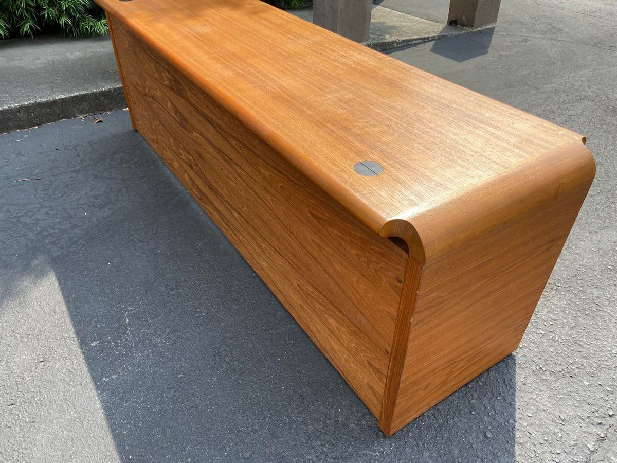 1990s Vintage Mid Mid Century Modern Oak Credenza - Thumbnail 12