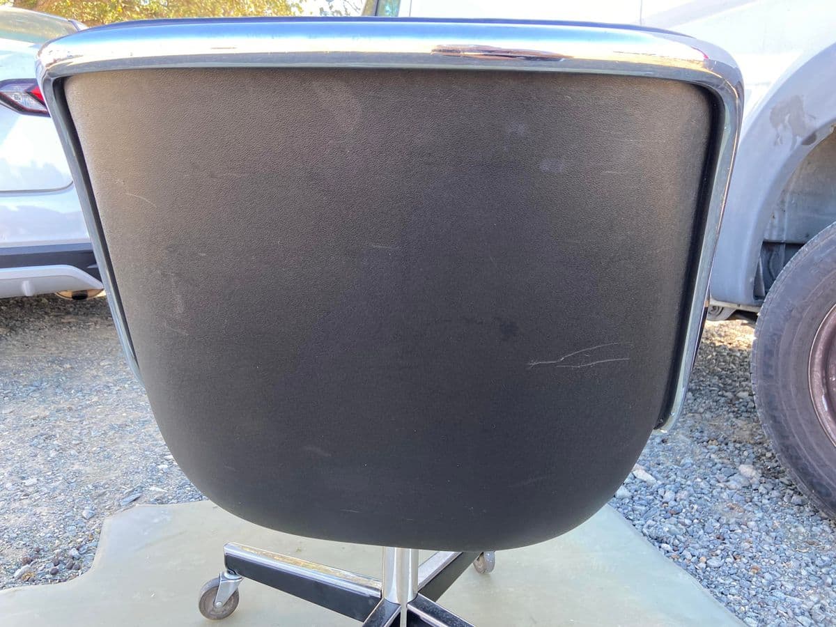 1980s Charles Pollock for Knoll Attributed Leather Executive Swivel Desk Chair - Thumbnail 4