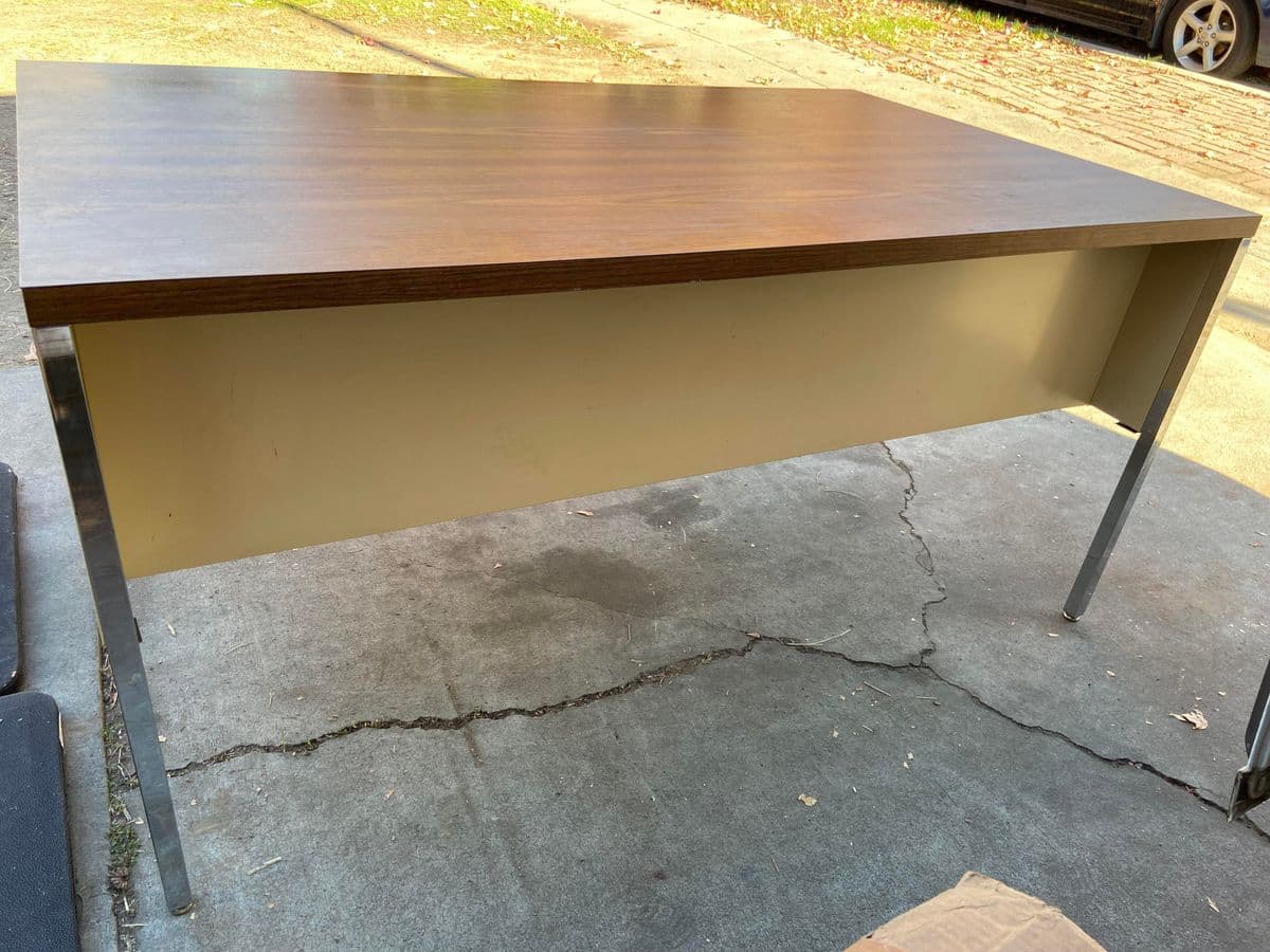 1980s Allsteel Vintage Mid Century Modern Metal Tanker Desk - Thumbnail 6