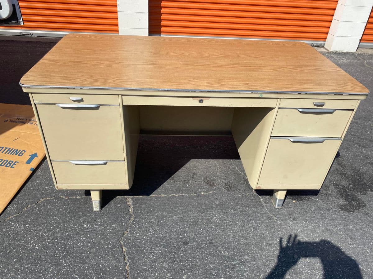 1950s Vintage General Fireproofing Vintage Metal Tanker Desk - Thumbnail 7