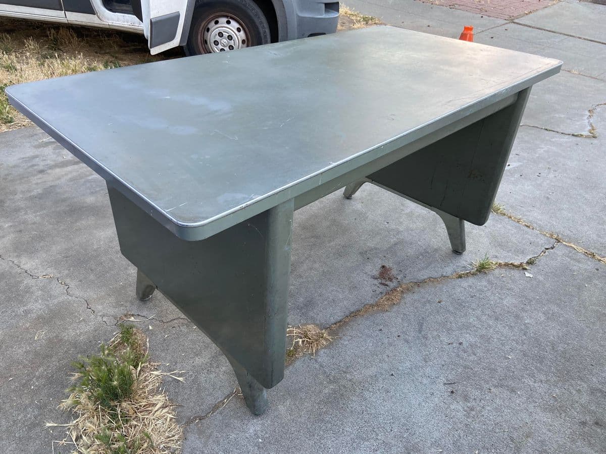 1970s Vintage Mid Century Modern Metal Tanker Table - Thumbnail 13
