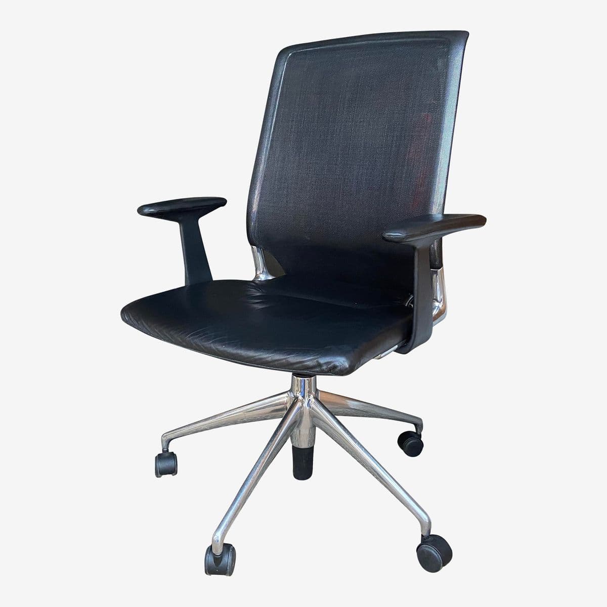 2000 Vitra Swivel Leather Chair Designed by Alberto Meda - Image 1