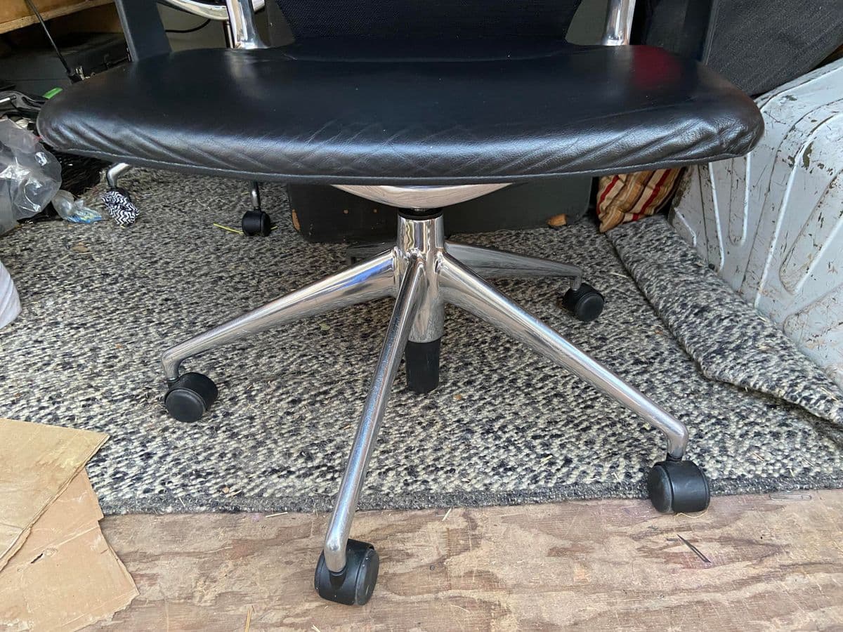 2000 Vitra Swivel Leather Chair Designed by Alberto Meda - Thumbnail 8