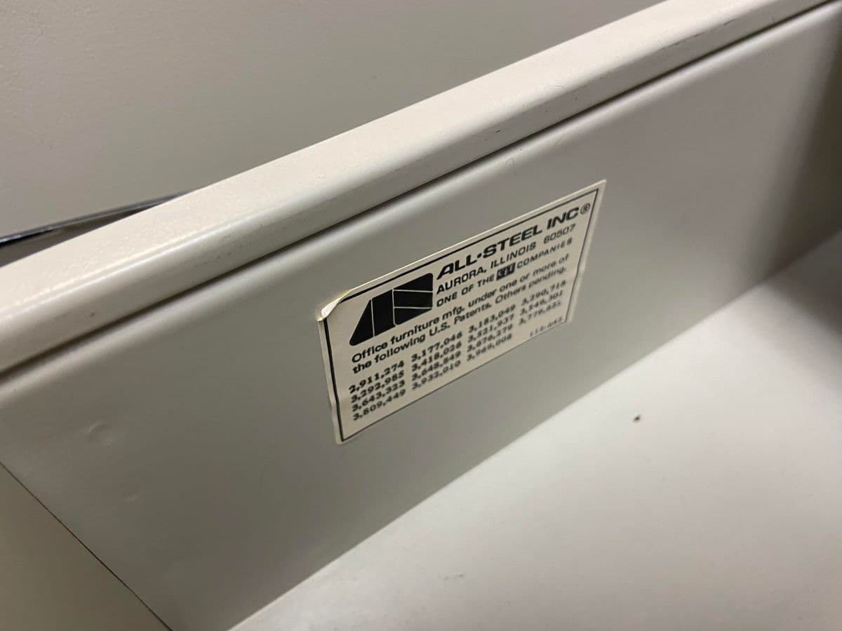 1980s Vintage Modern Metal Sideboard - Thumbnail 3