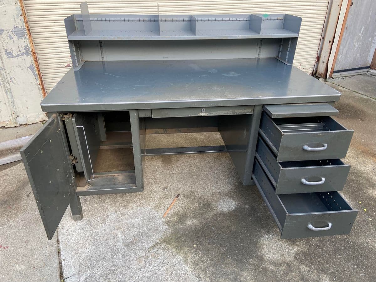 1940s Vintage Mid Century Modern Metal Tanker Desk - Thumbnail 10