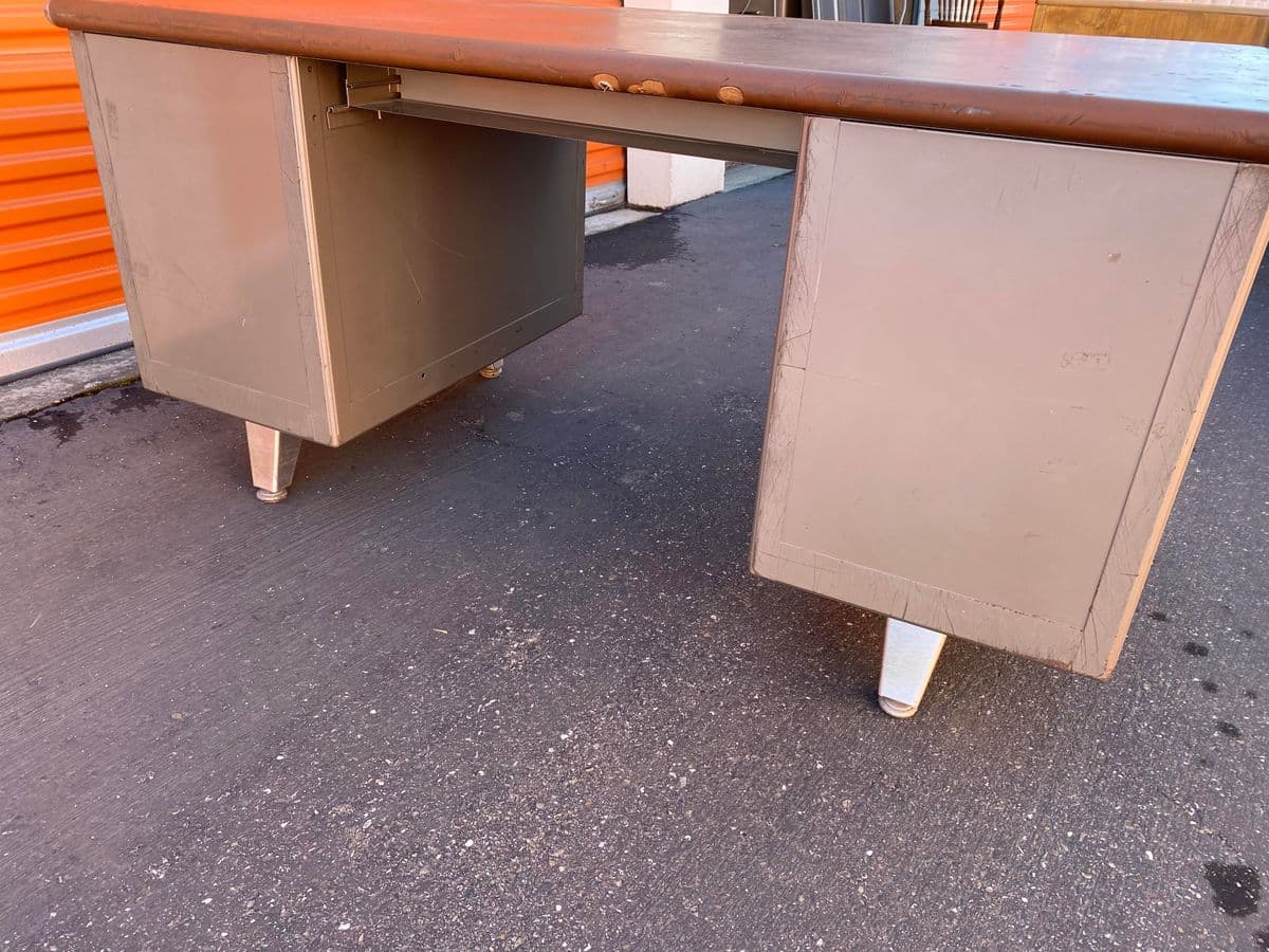 Vintage Mid-Century Modern Metal Tanker Desk - Thumbnail 9