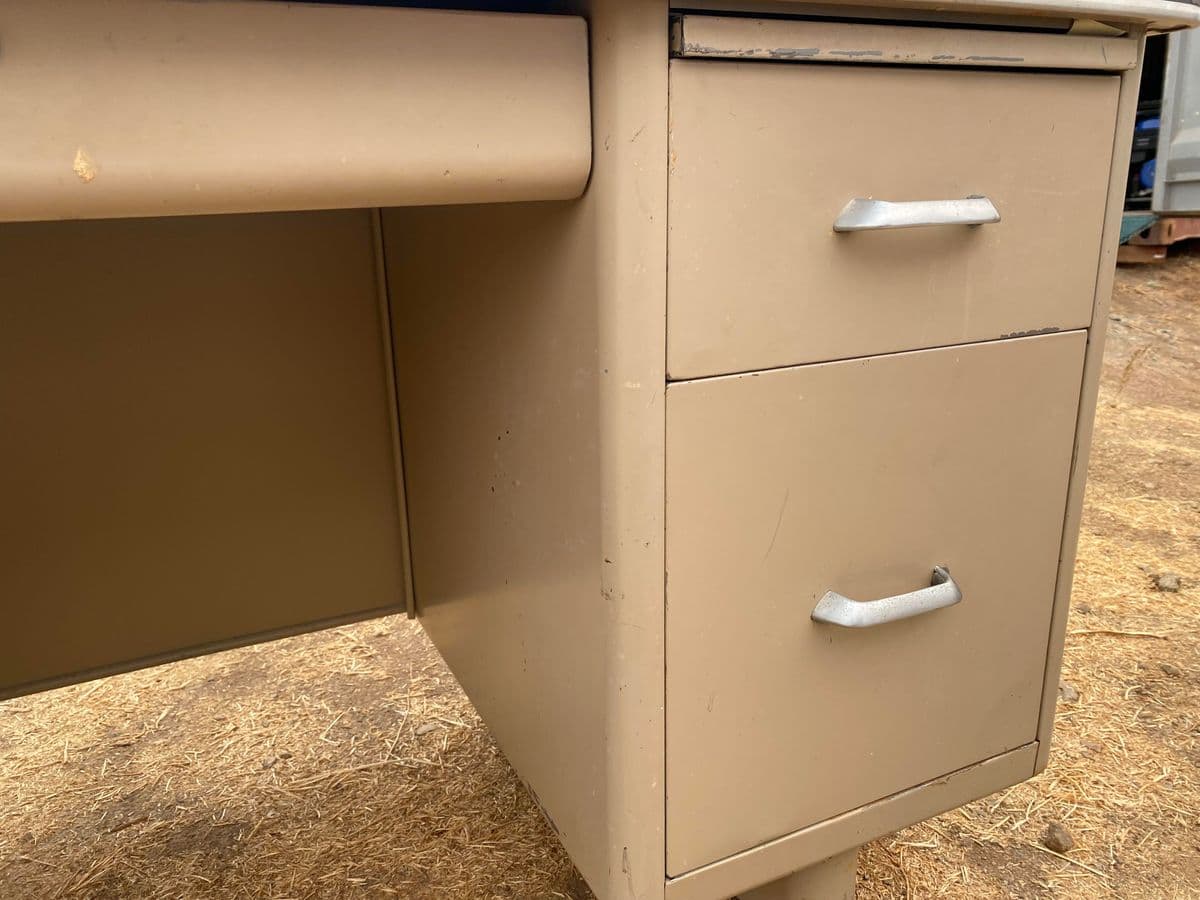 Mid 20th Century Metal Tanker Desk - Thumbnail 7