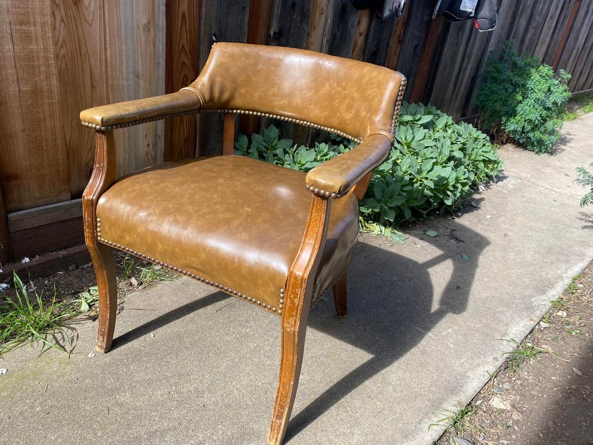 Vintage Leather Accent Chair - Thumbnail 9