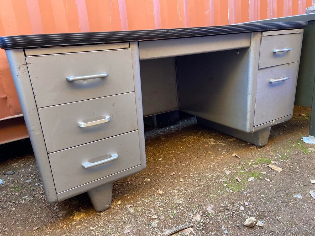 1970s Vintage Mid Century Modern Metal Tanker Desk - Thumbnail 10